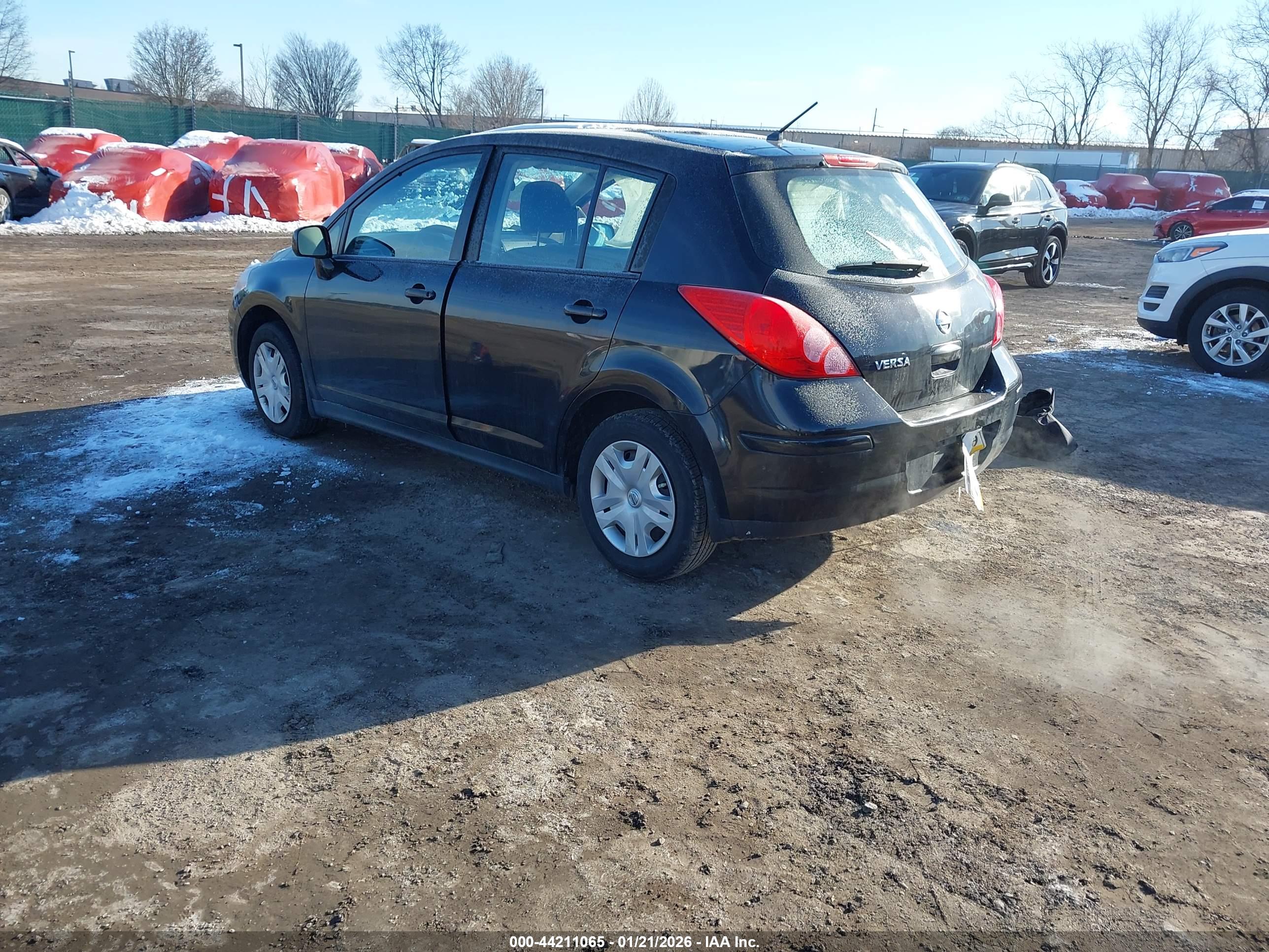 NISSAN VERSA image 3