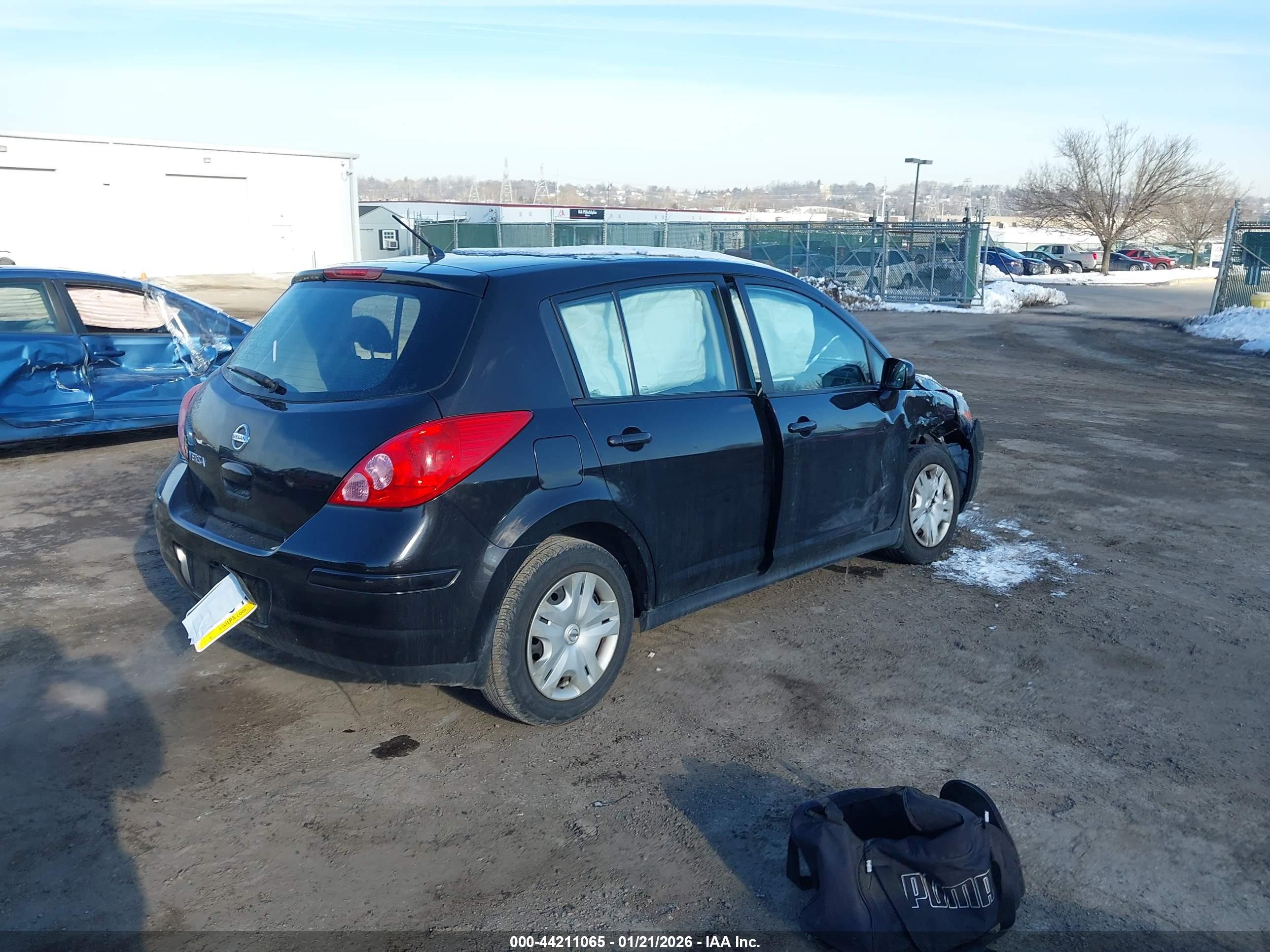 NISSAN VERSA image 4