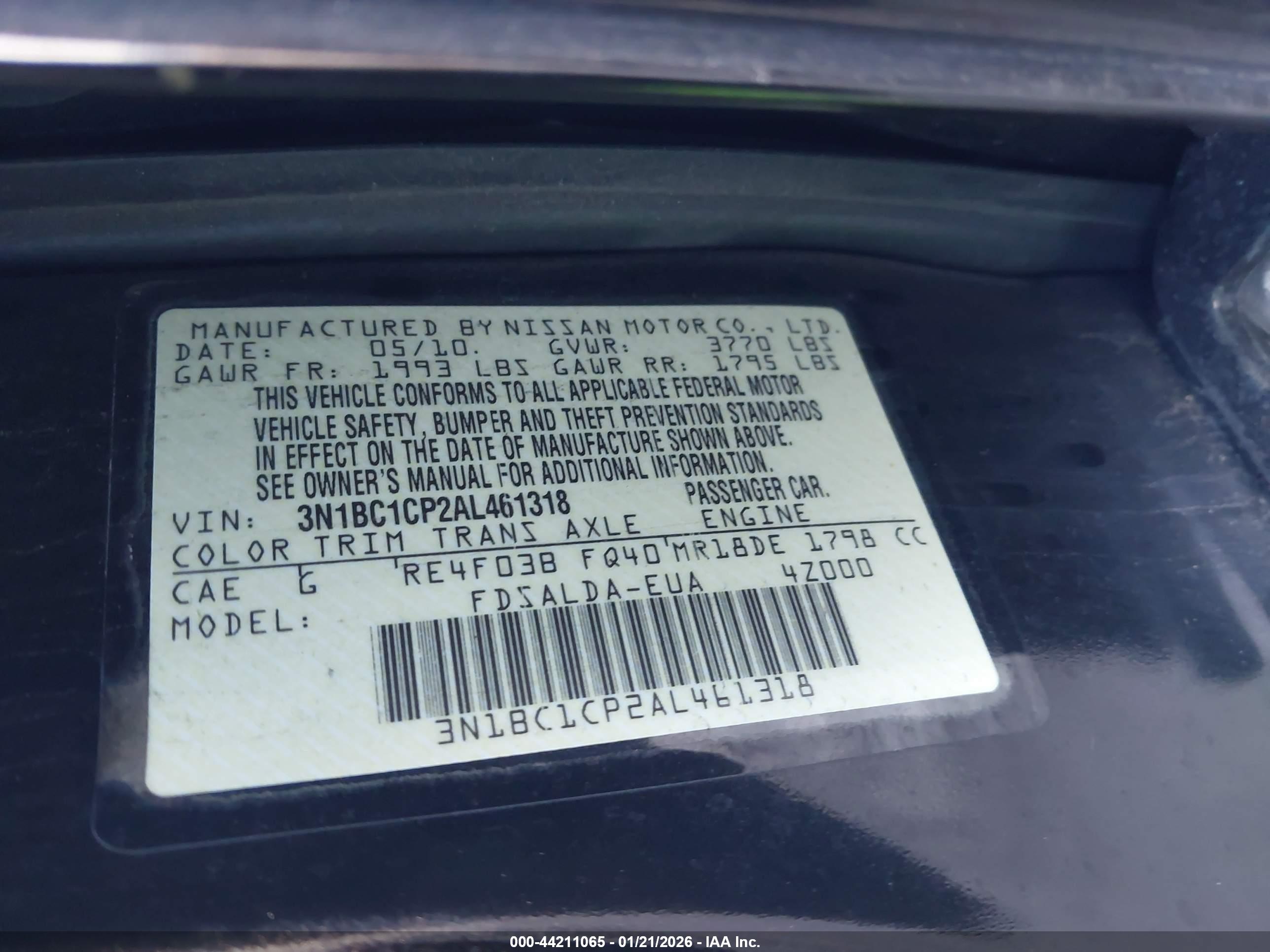 NISSAN VERSA image 9