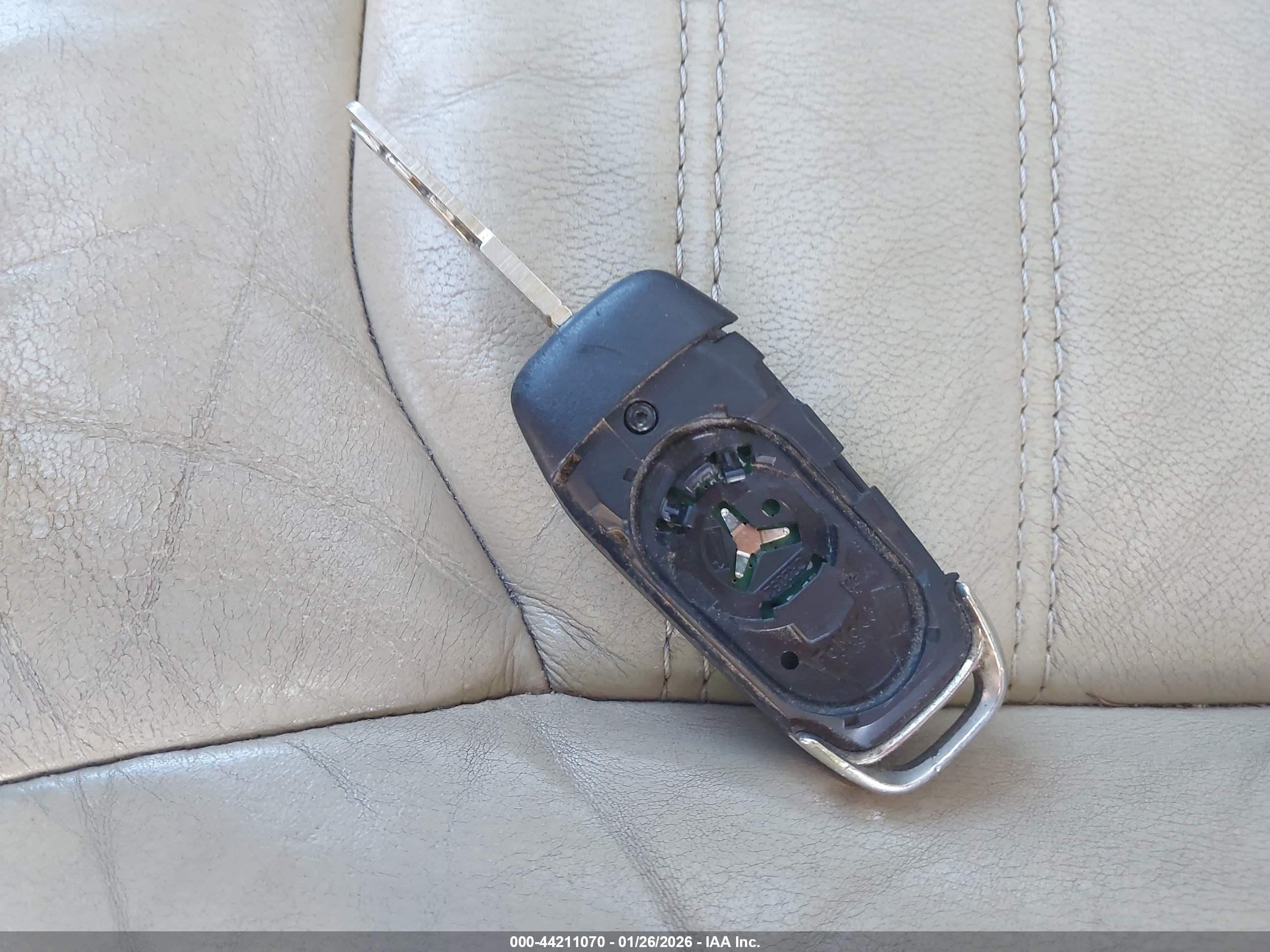 FORD FUSION image 11