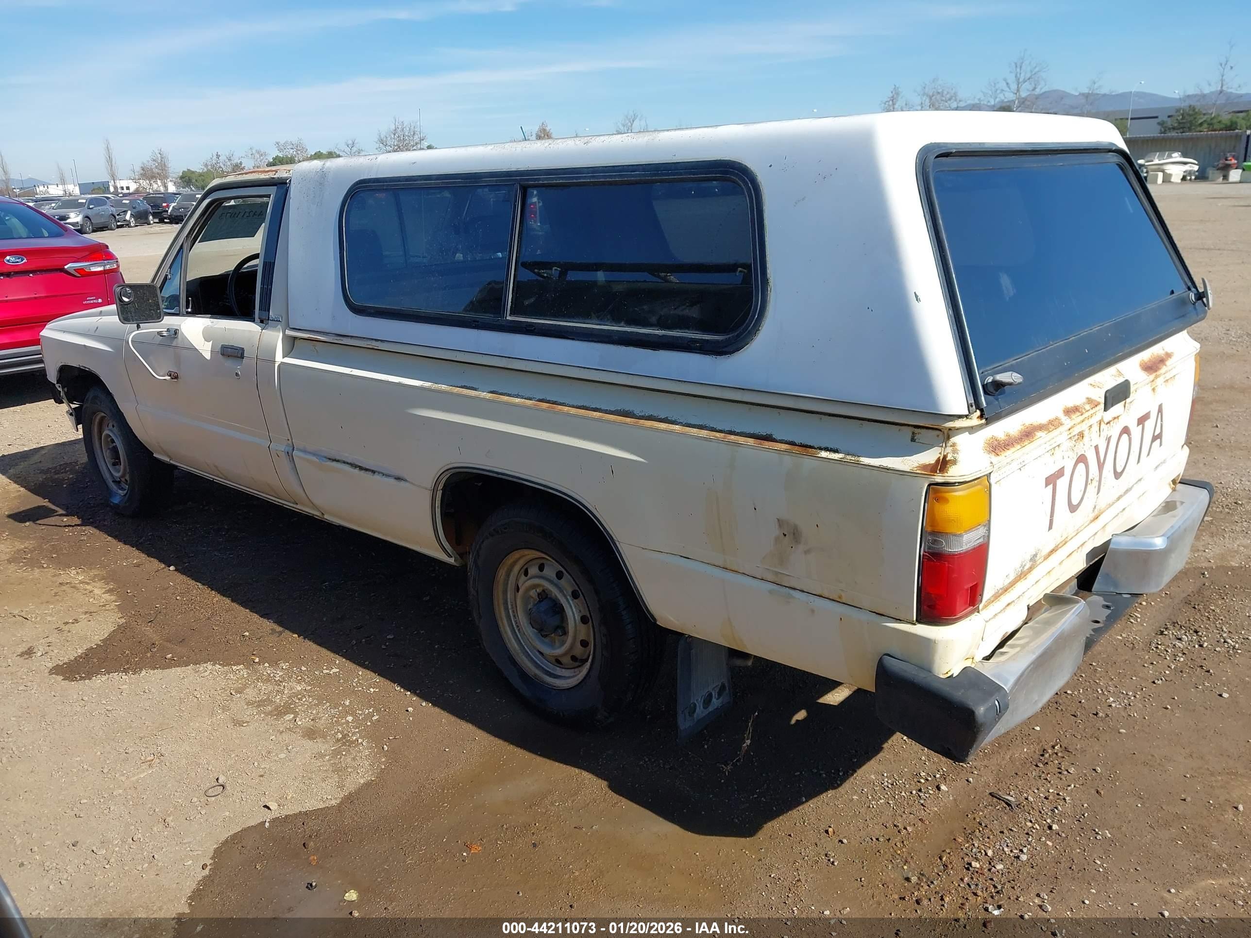 TOYOTA PICKUP image 3