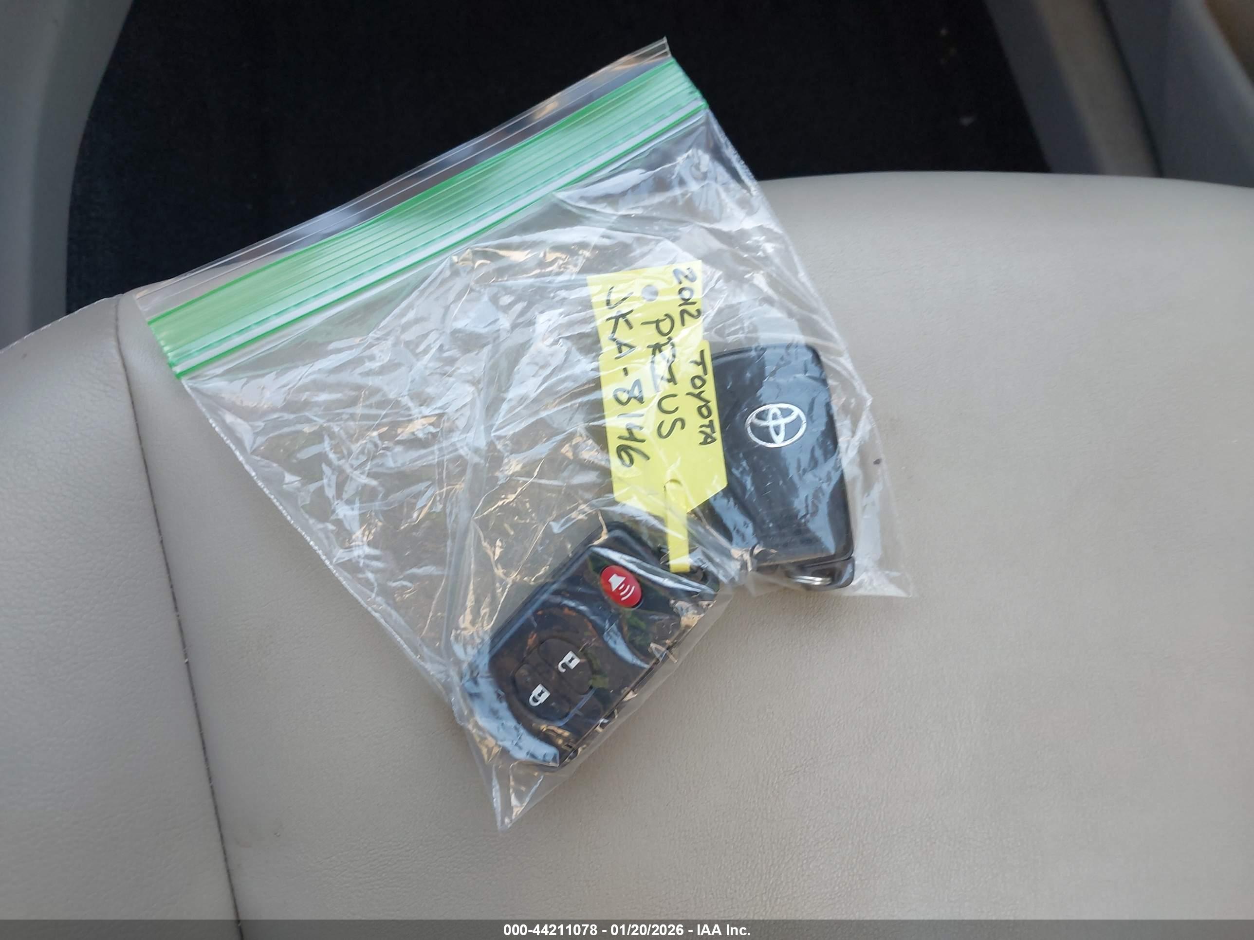 TOYOTA PRIUS image 11