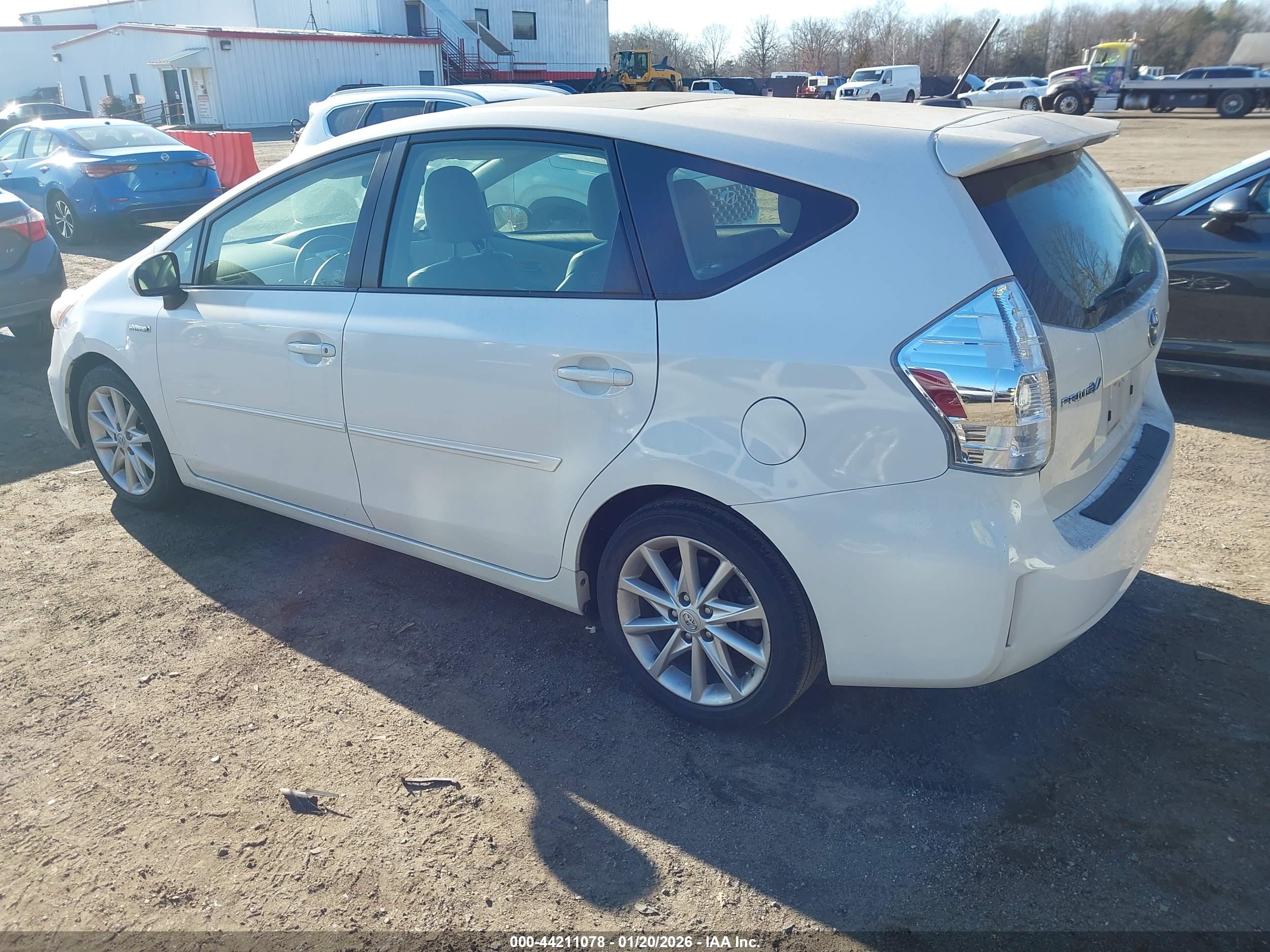 TOYOTA PRIUS image 3