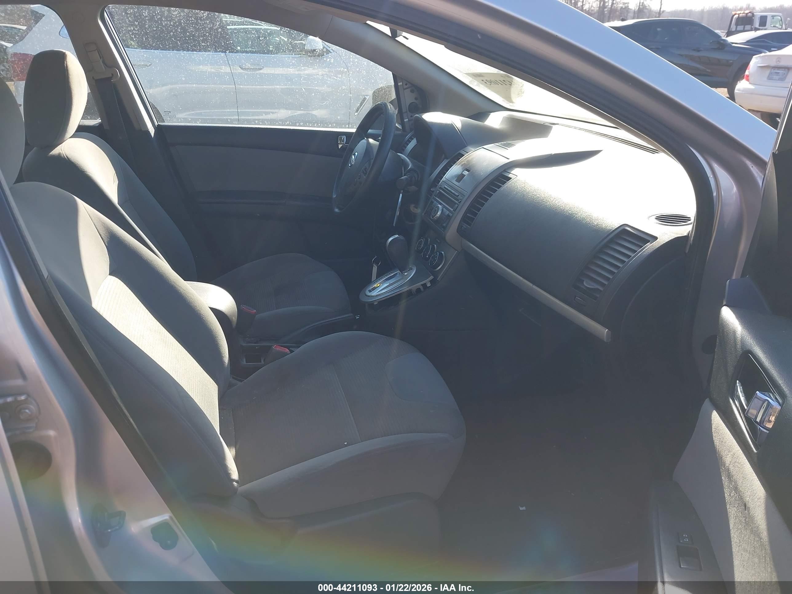 NISSAN SENTRA image 5