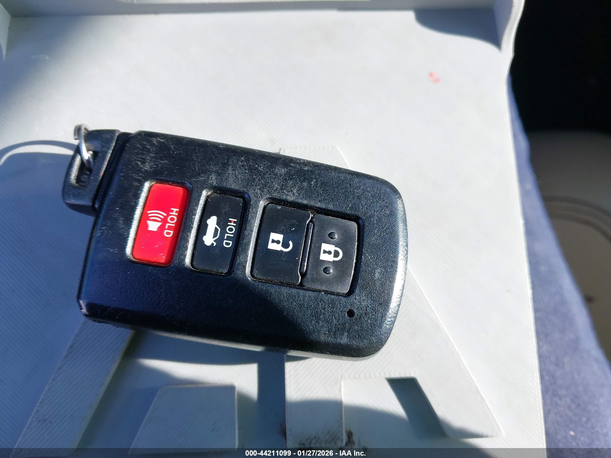 TOYOTA AVALON image 11