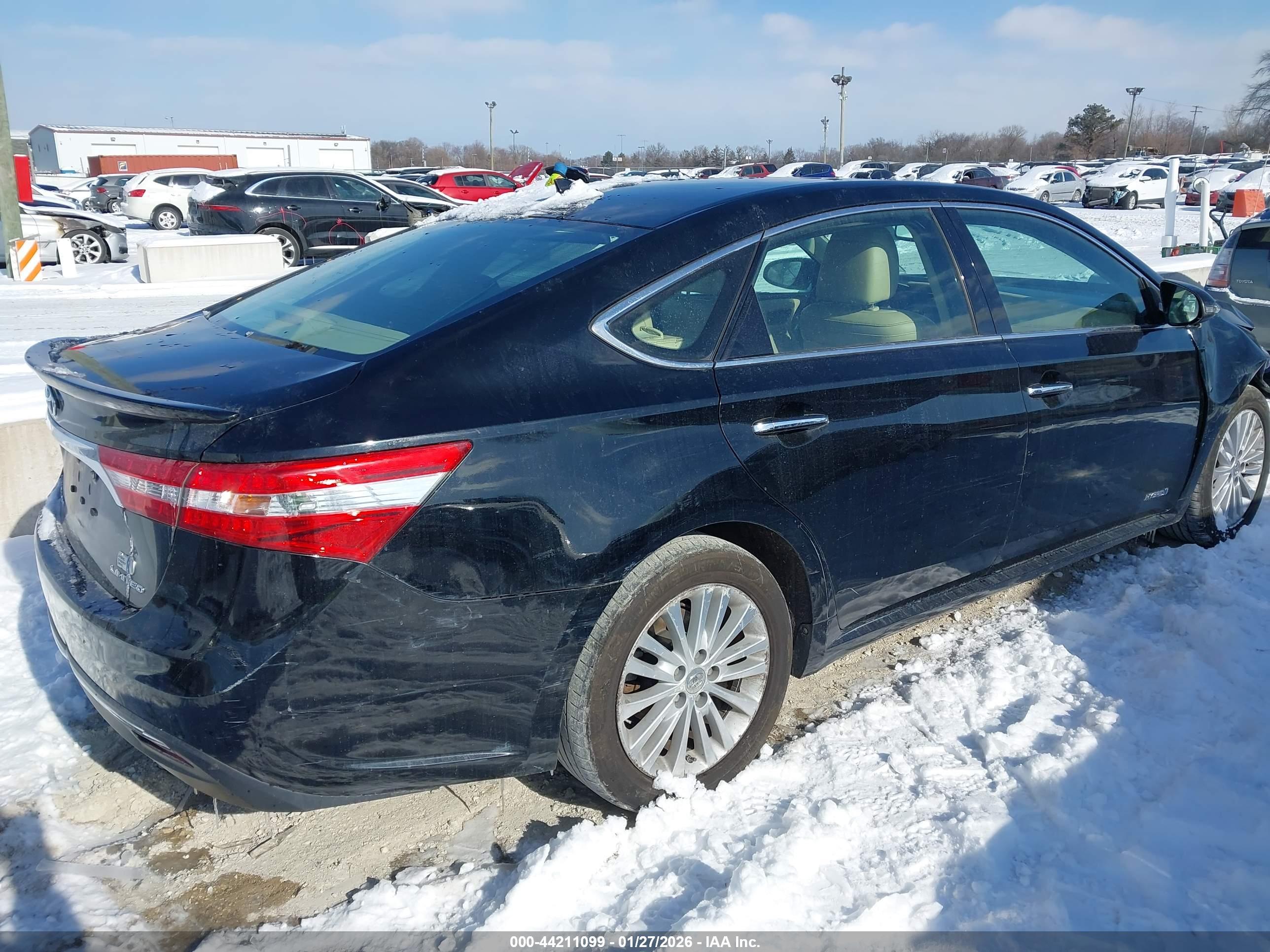 TOYOTA AVALON image 4