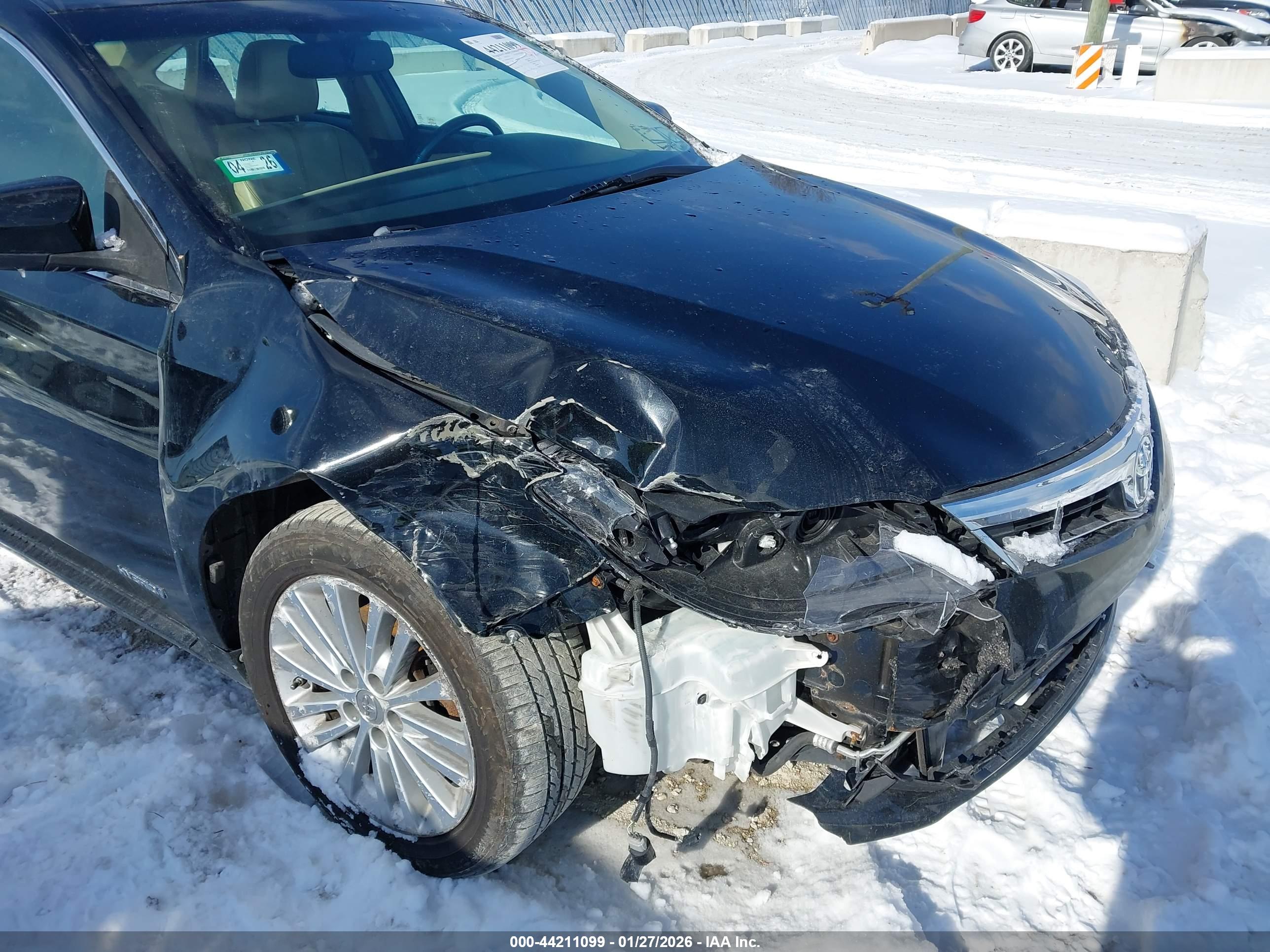 TOYOTA AVALON image 6