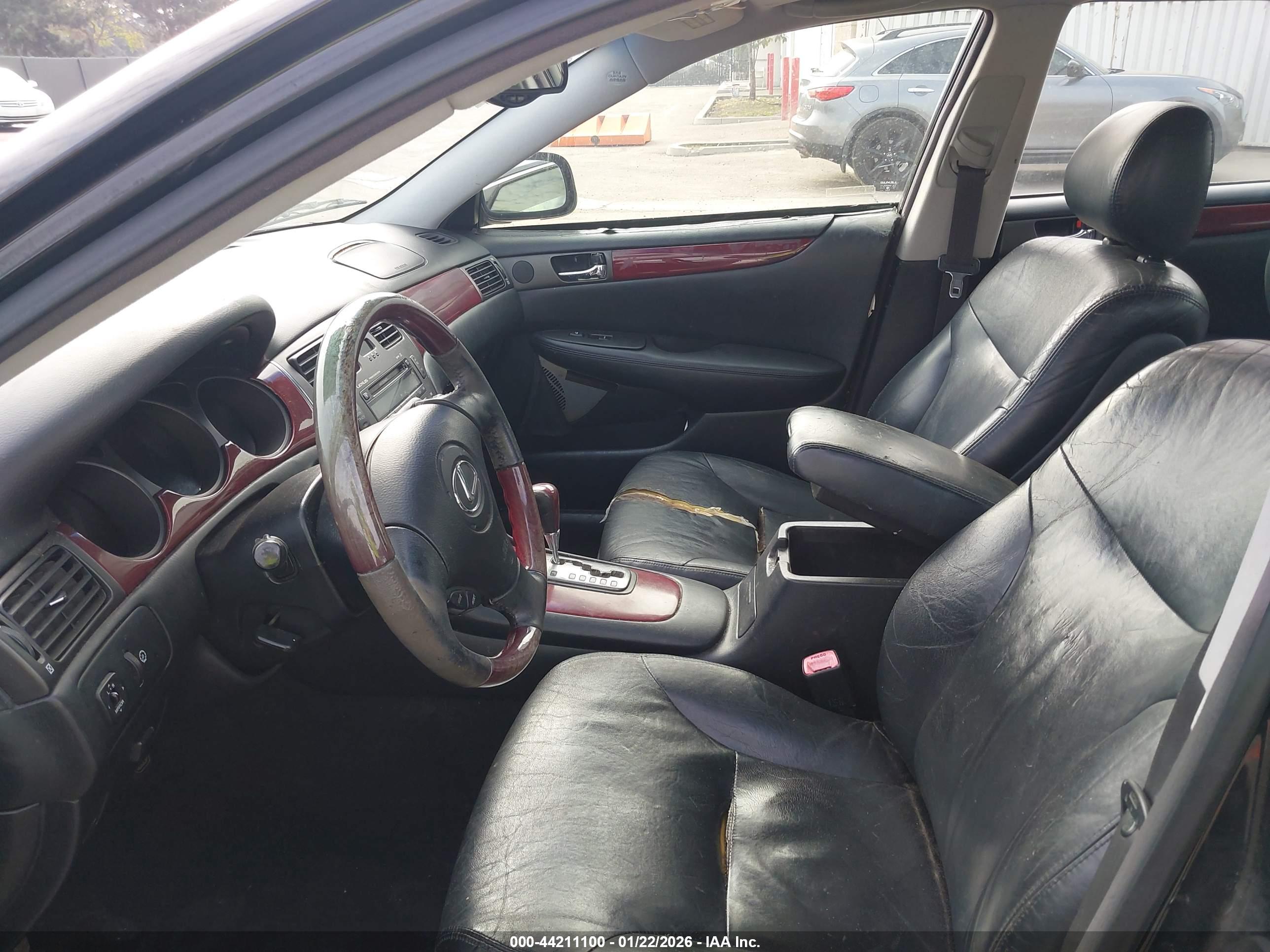 LEXUS ES image 5