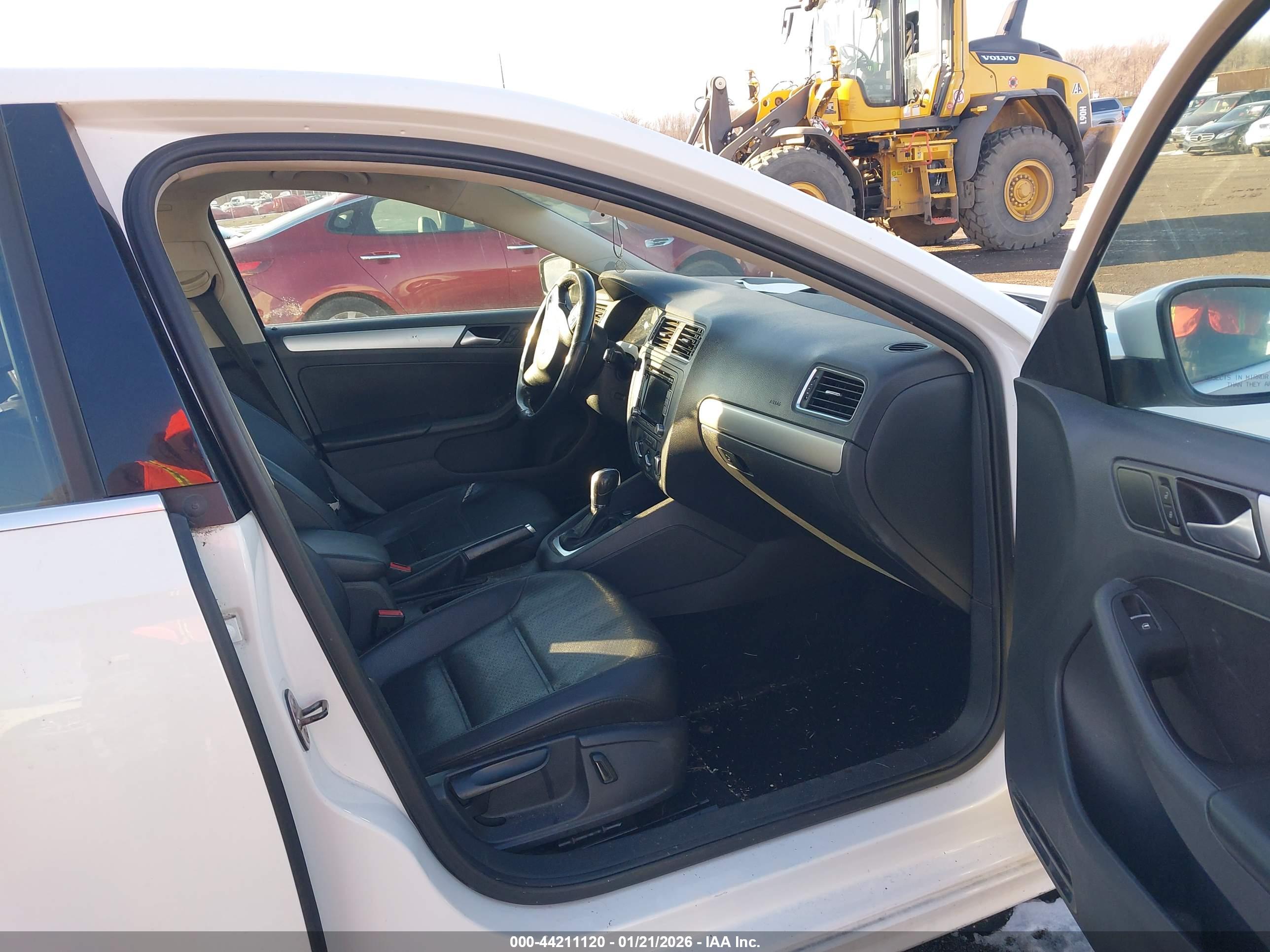 VOLKSWAGEN JETTA image 5