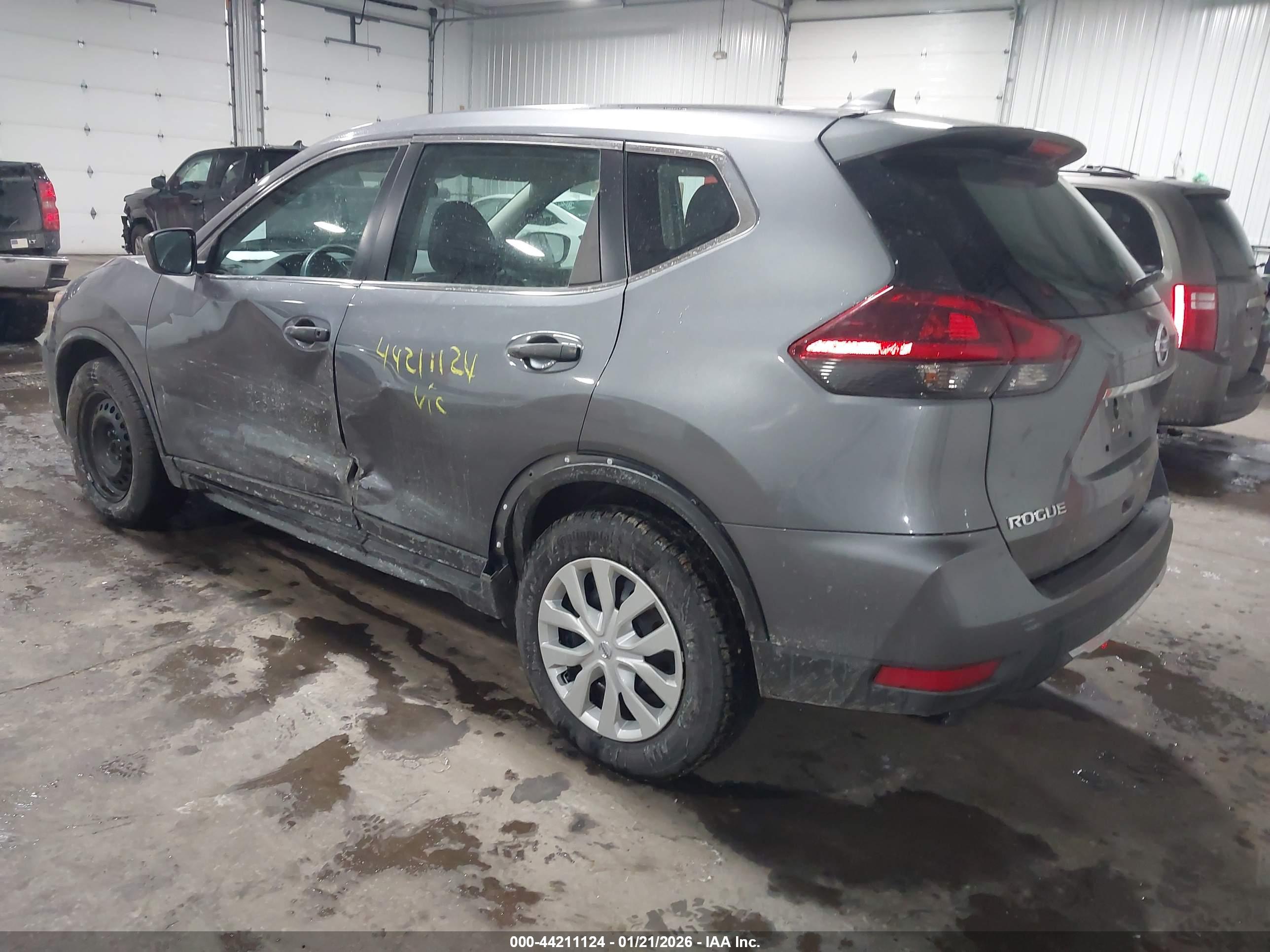 NISSAN ROGUE image 3