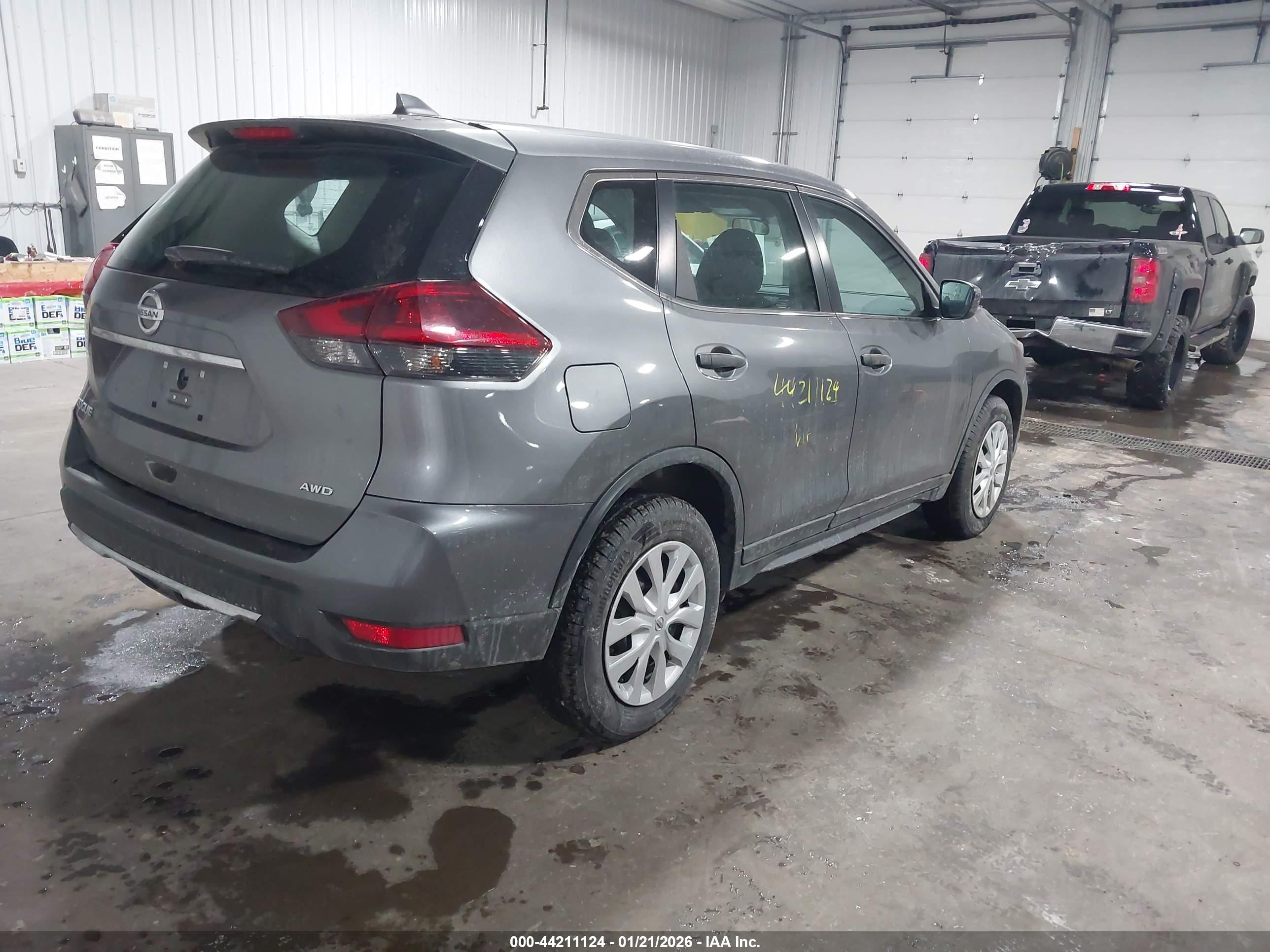 NISSAN ROGUE image 4