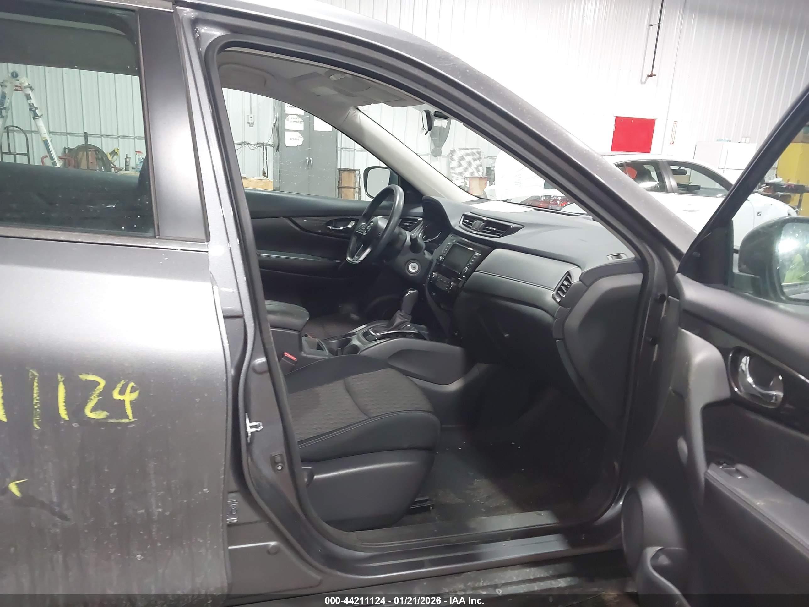 NISSAN ROGUE image 5