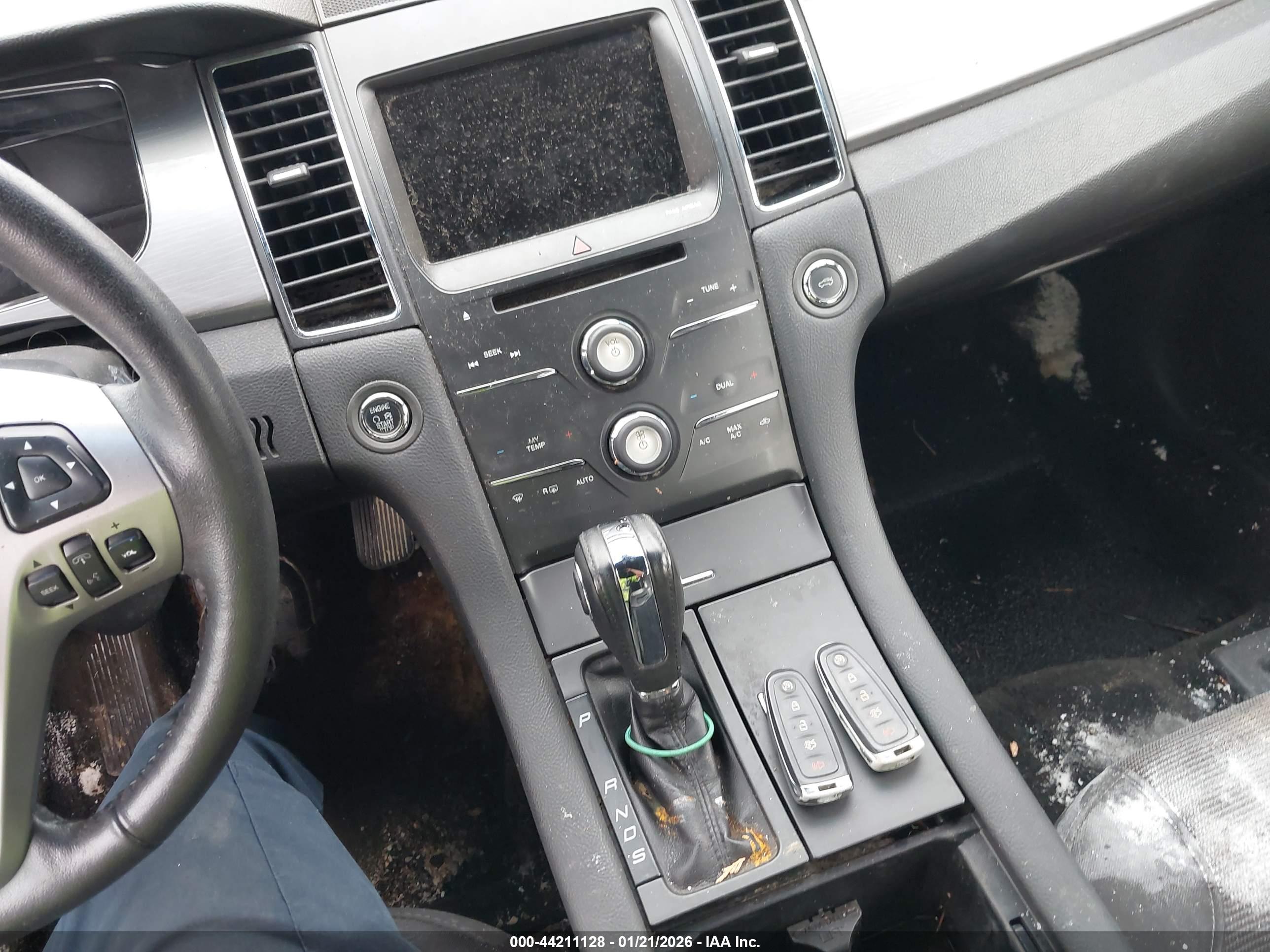 FORD TAURUS image 11