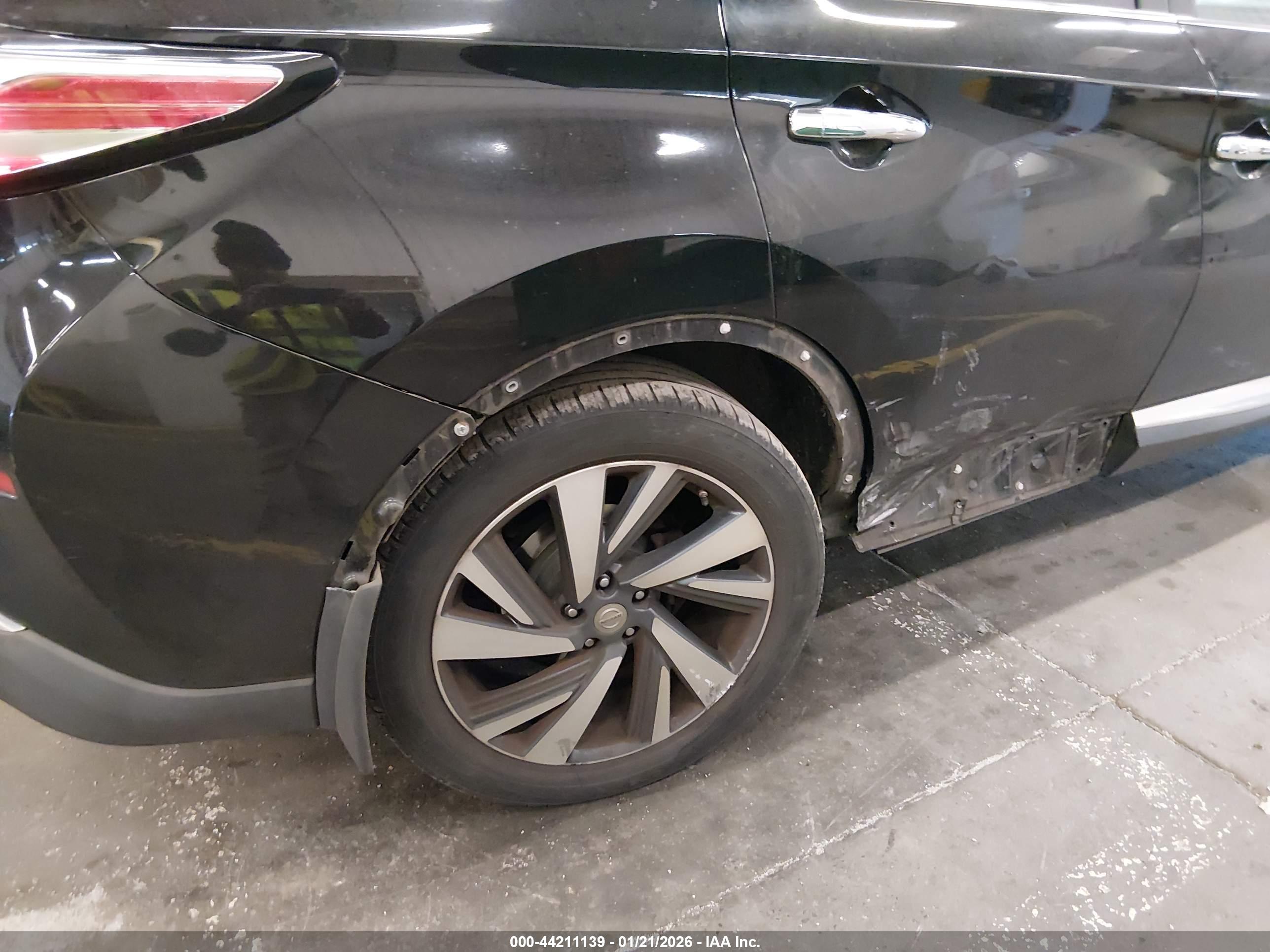 NISSAN MURANO image 6