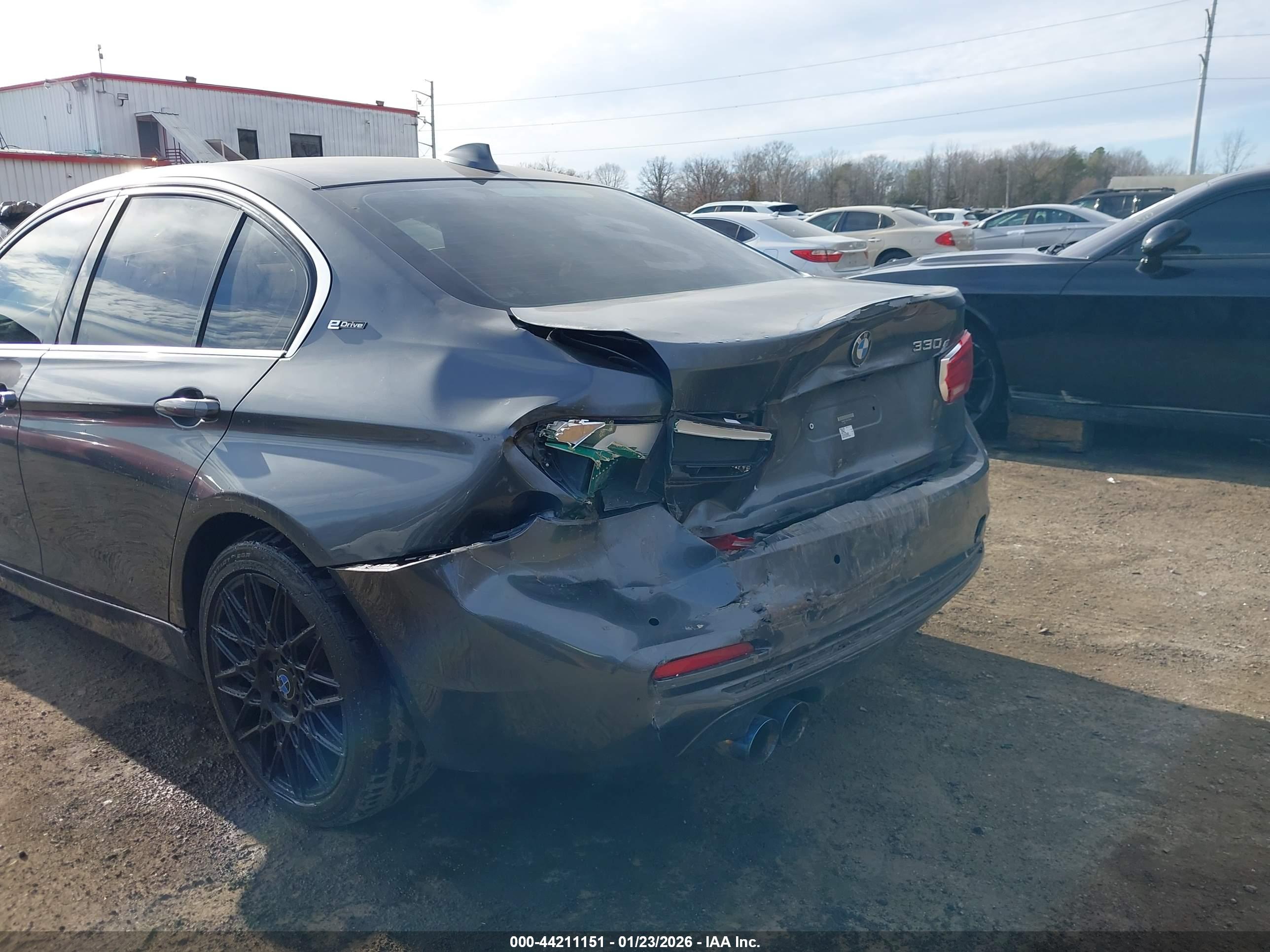 BMW 330E image 6