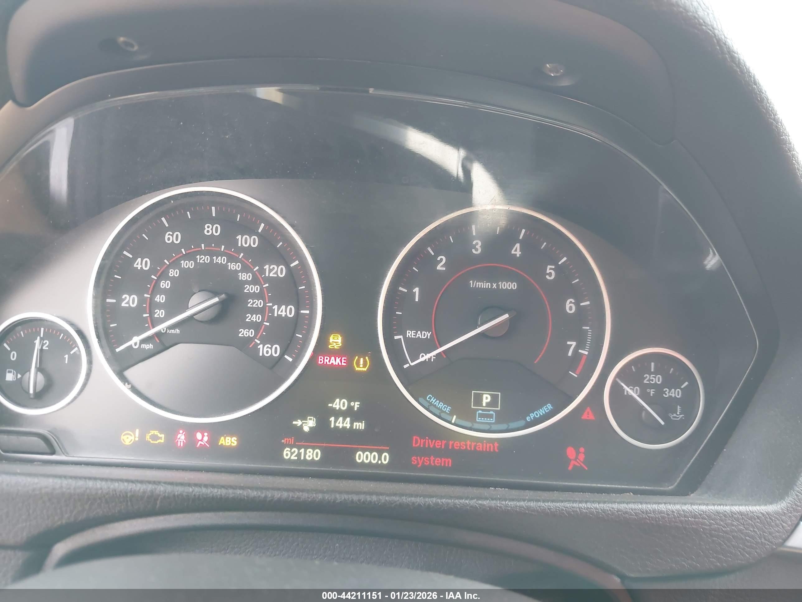 BMW 330E image 7