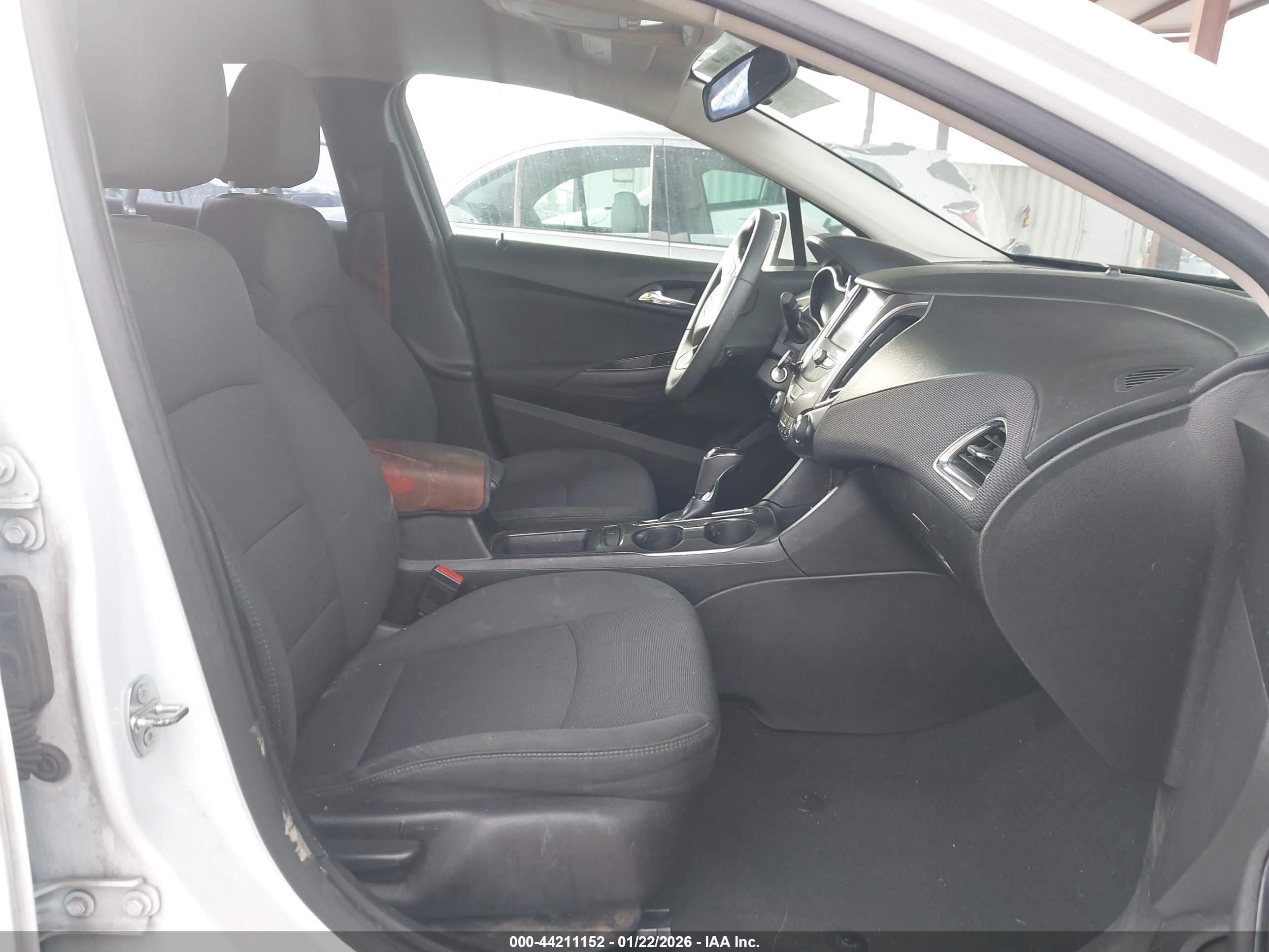 CHEVROLET CRUZE image 5