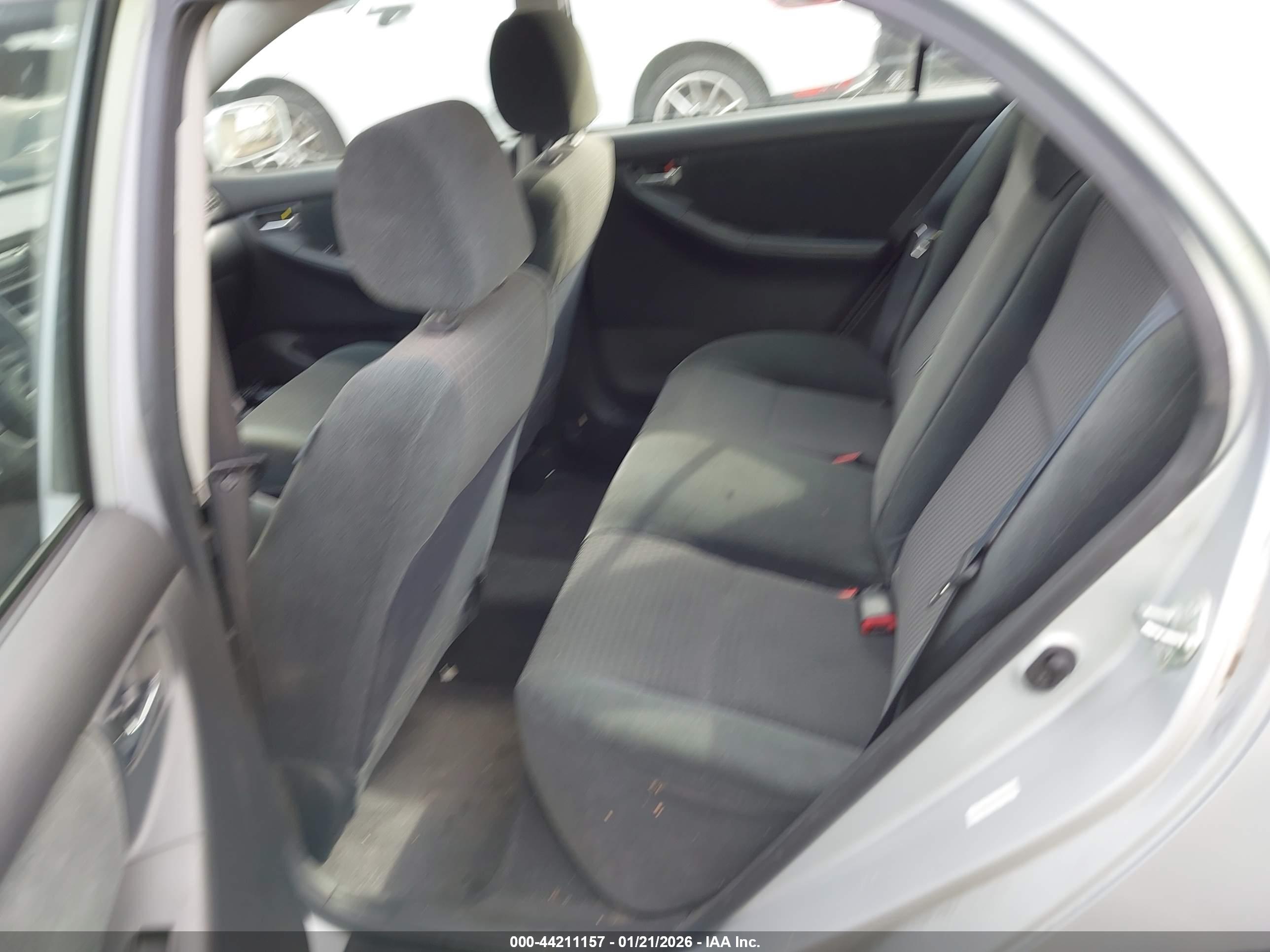 TOYOTA COROLLA image 8