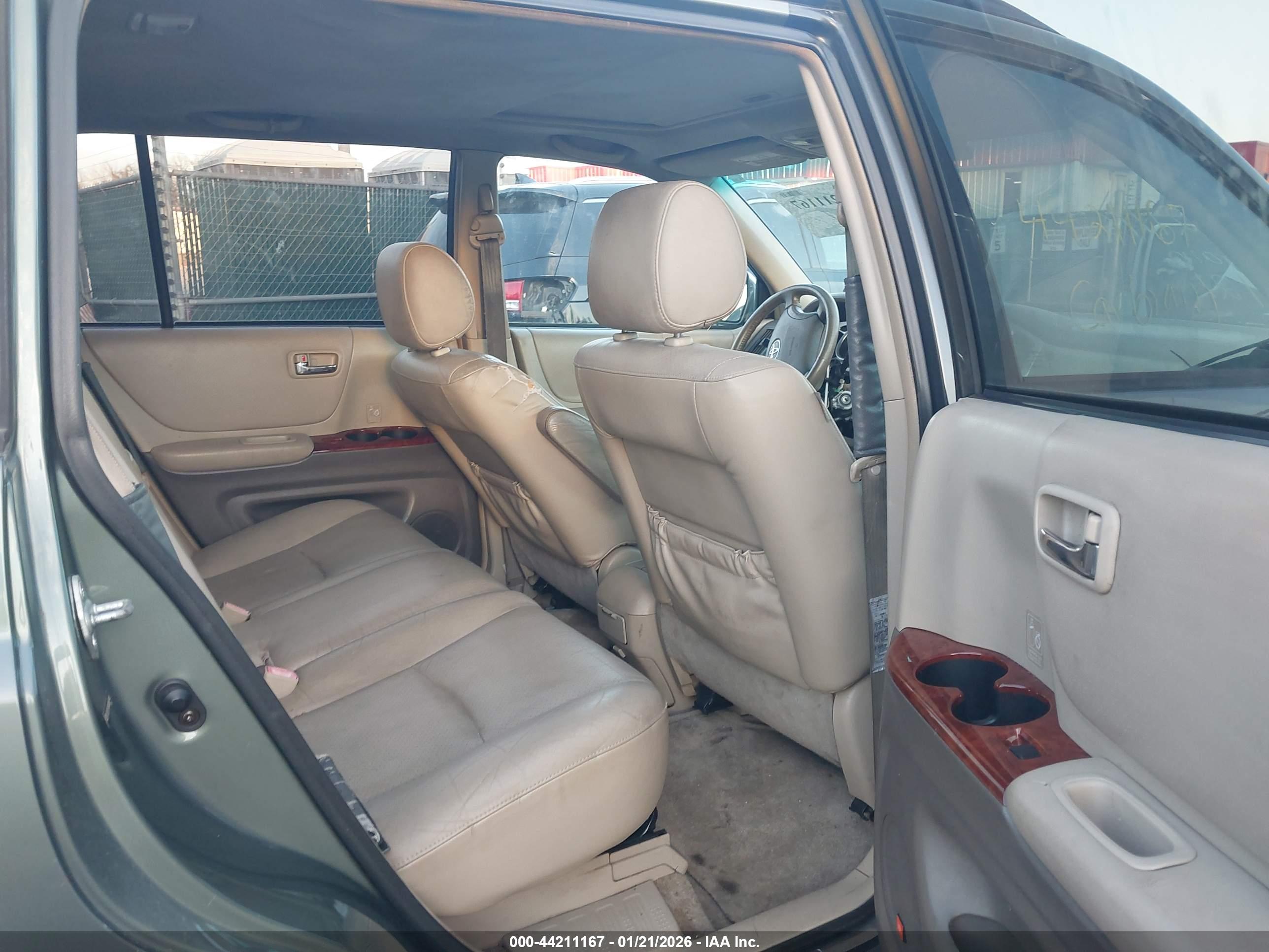 TOYOTA HIGHLANDER image 8