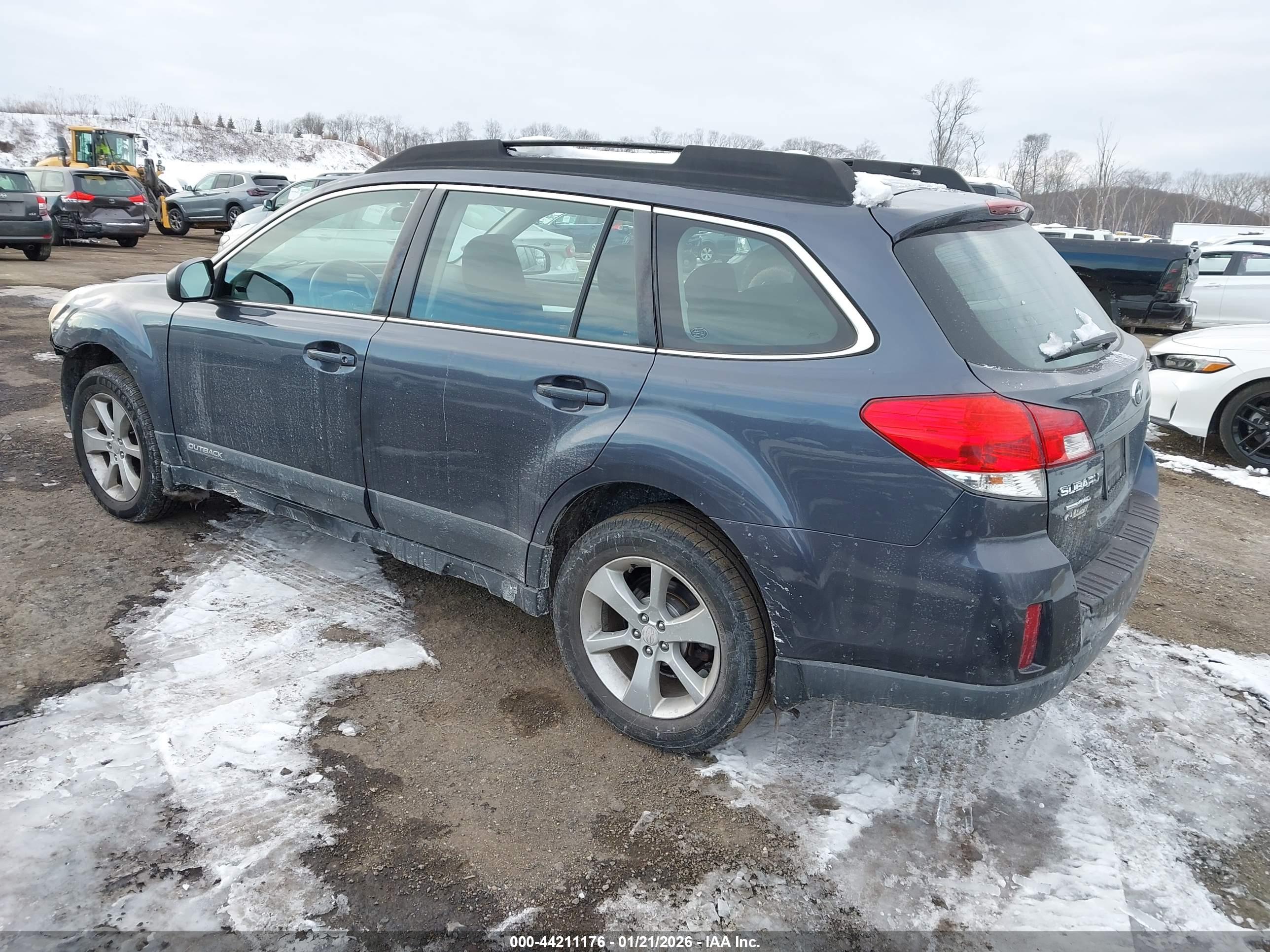 SUBARU OUTBACK image 3