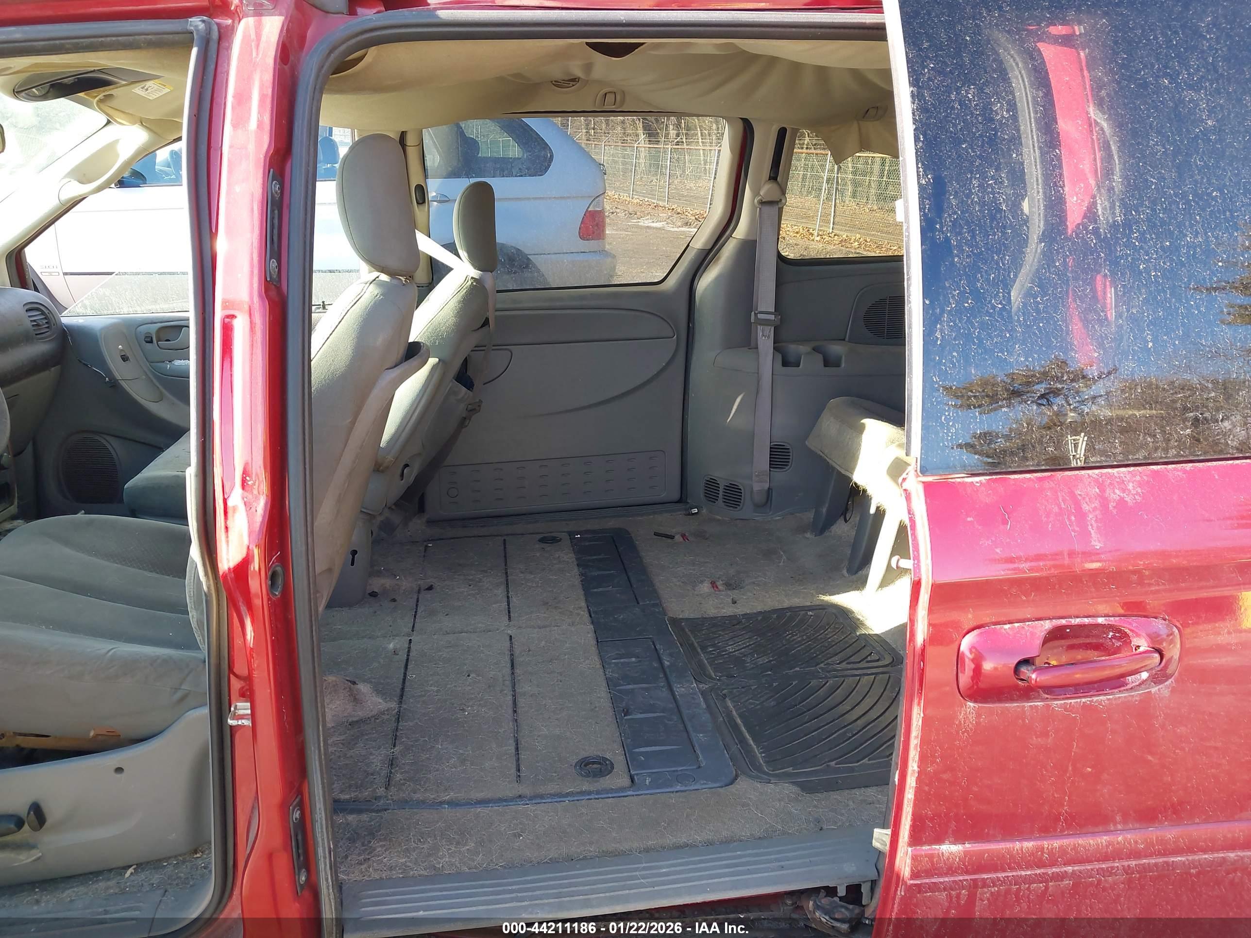 CHRYSLER TOWN image 8