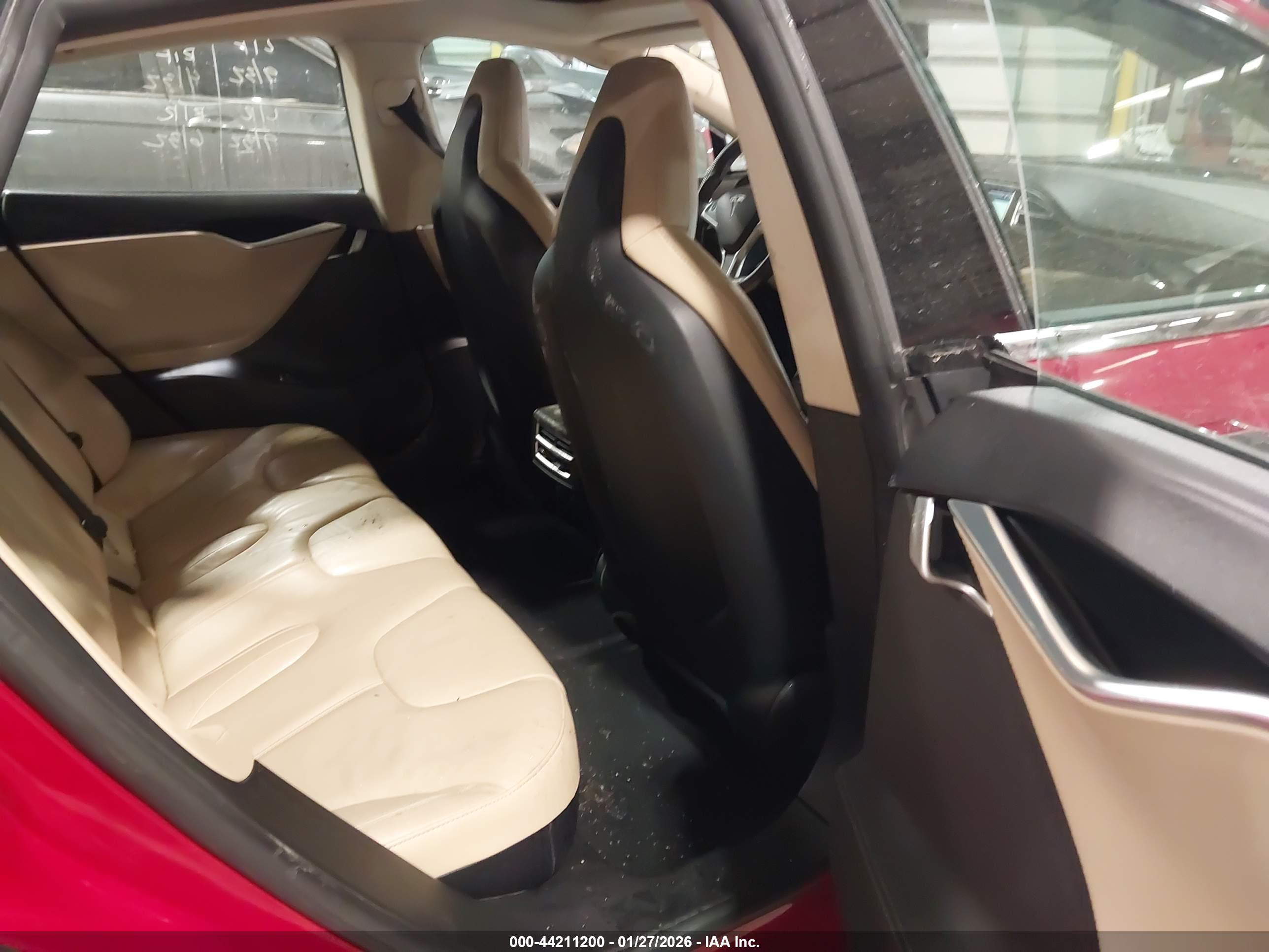 TESLA MODEL image 8