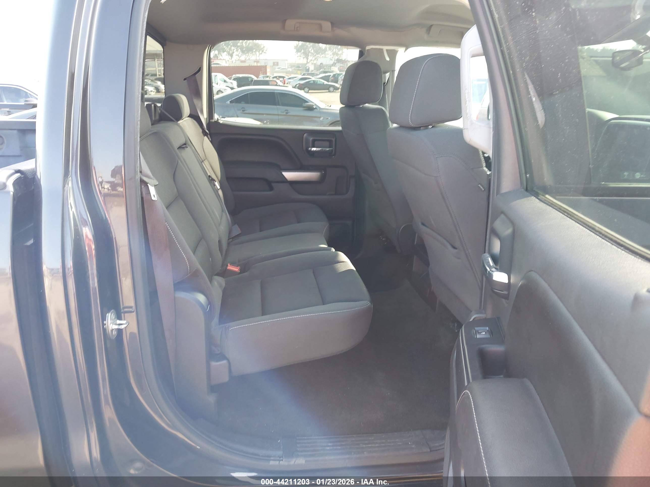 CHEVROLET SILVERADO image 8