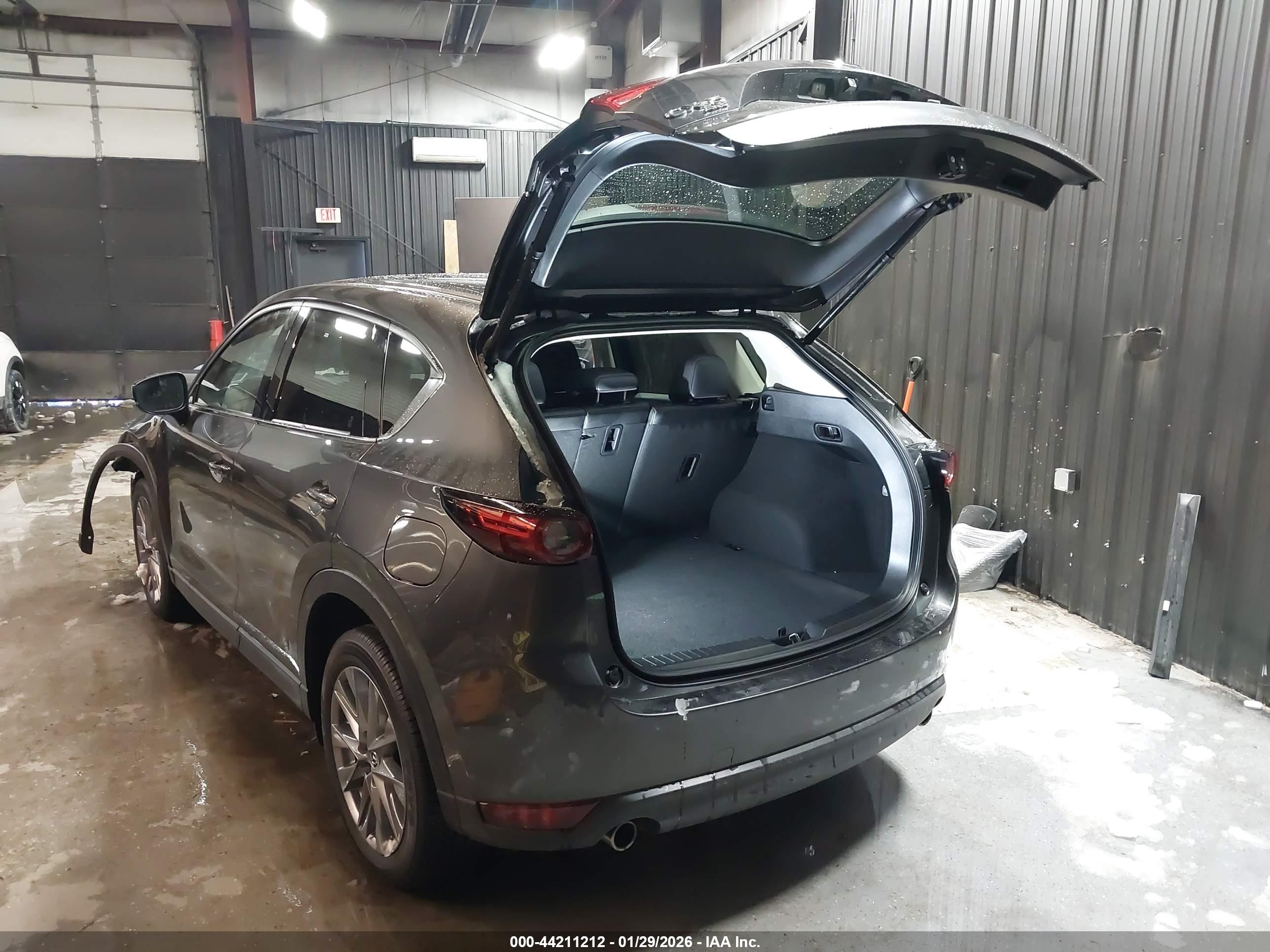 MAZDA CX-5 image 3