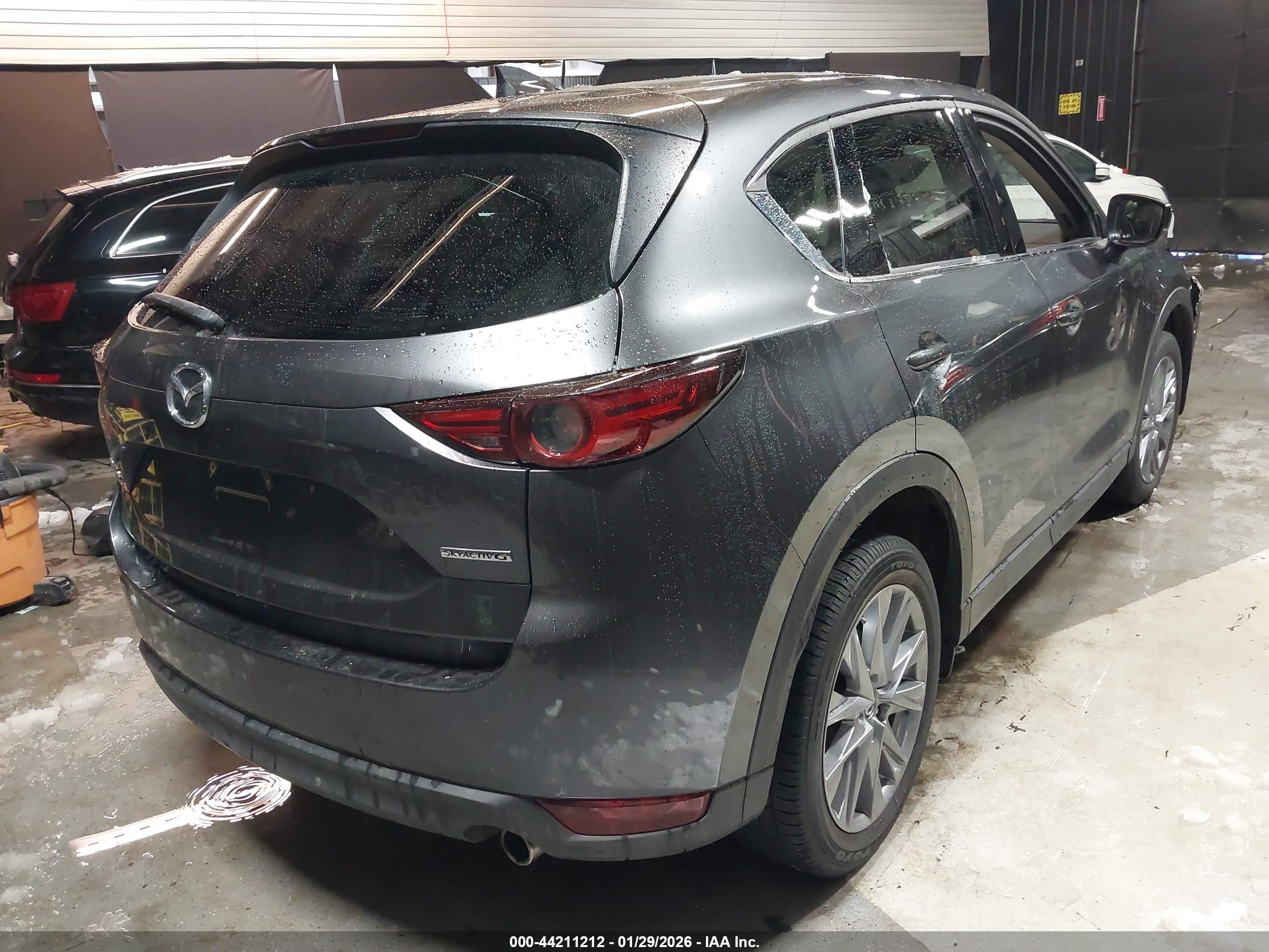 MAZDA CX-5 image 4