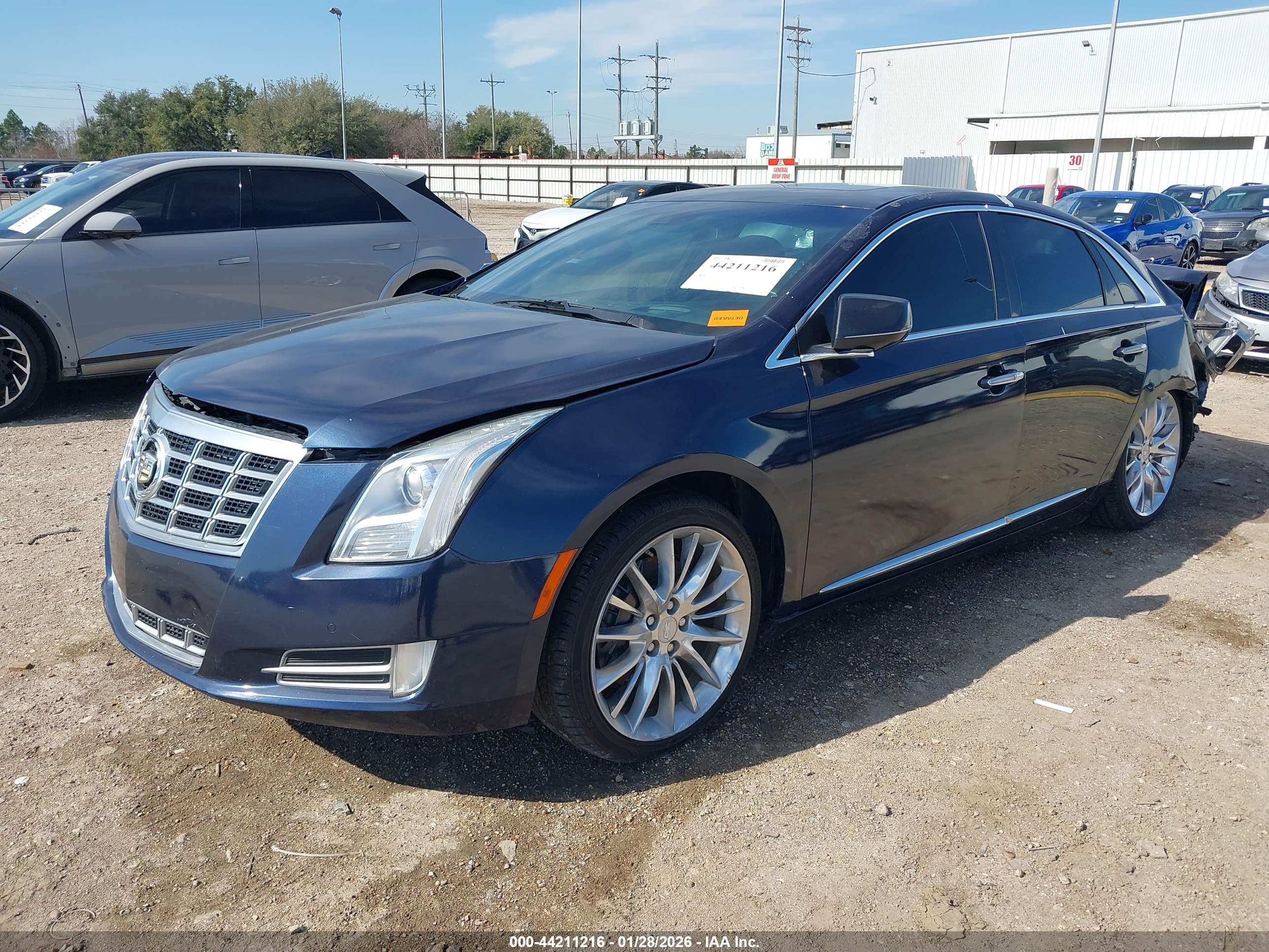 CADILLAC XTS image 2