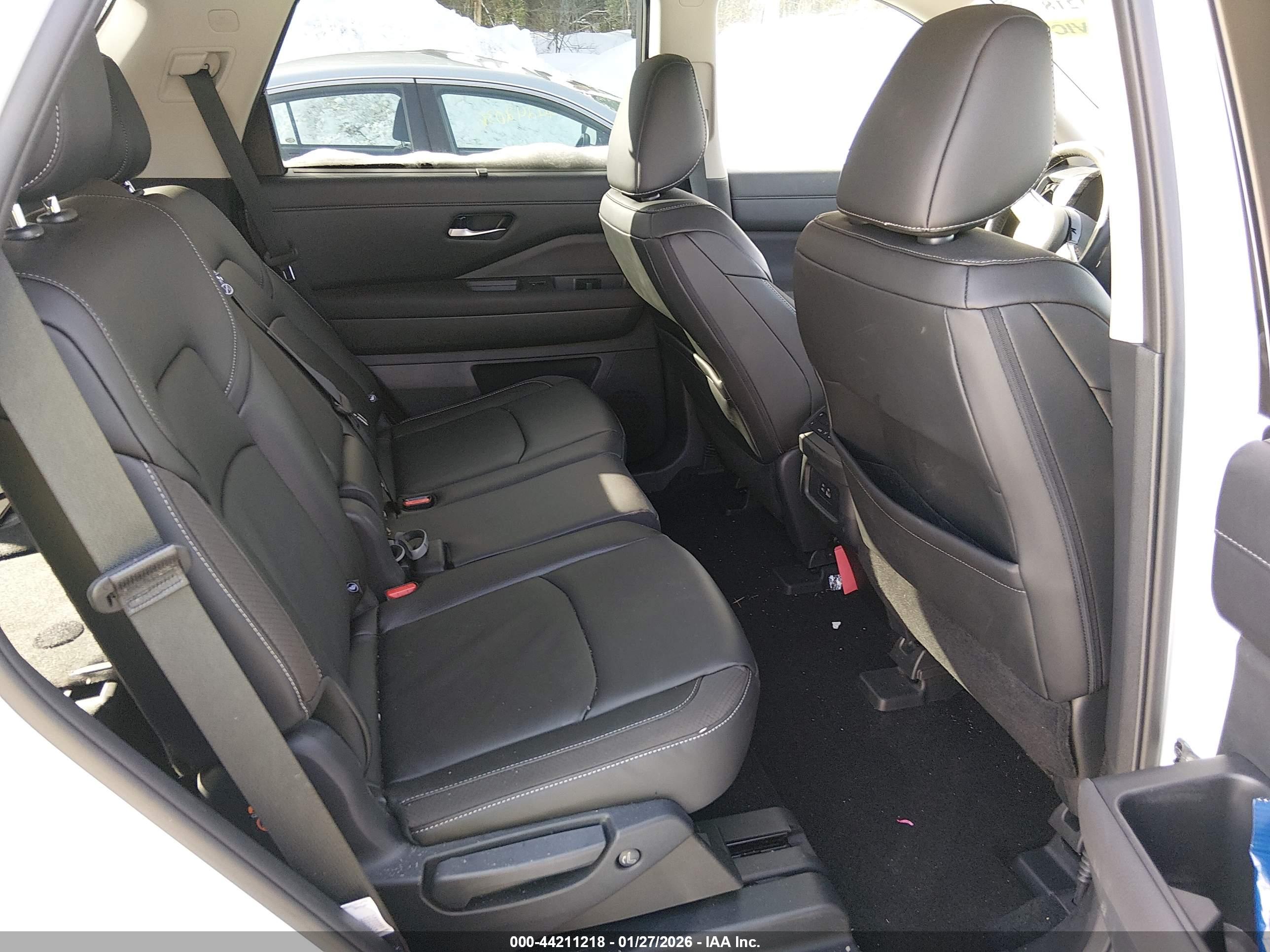 NISSAN PATHFINDER image 8