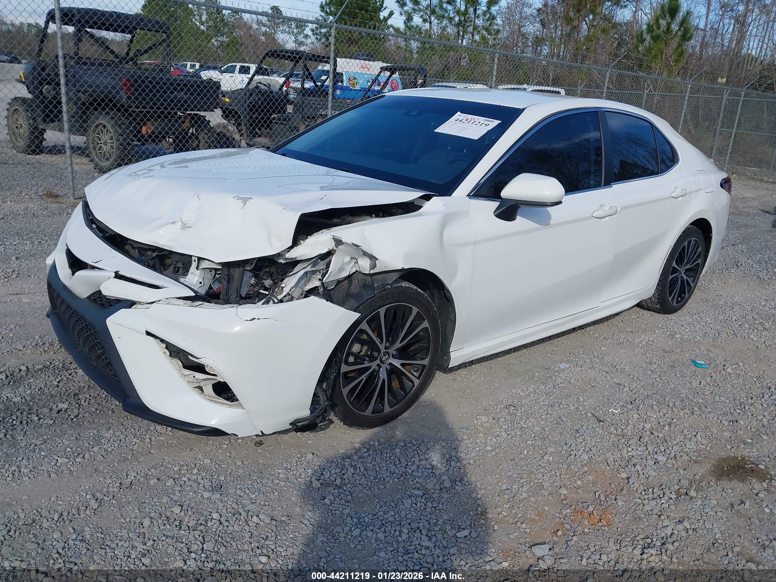 TOYOTA CAMRY image 2