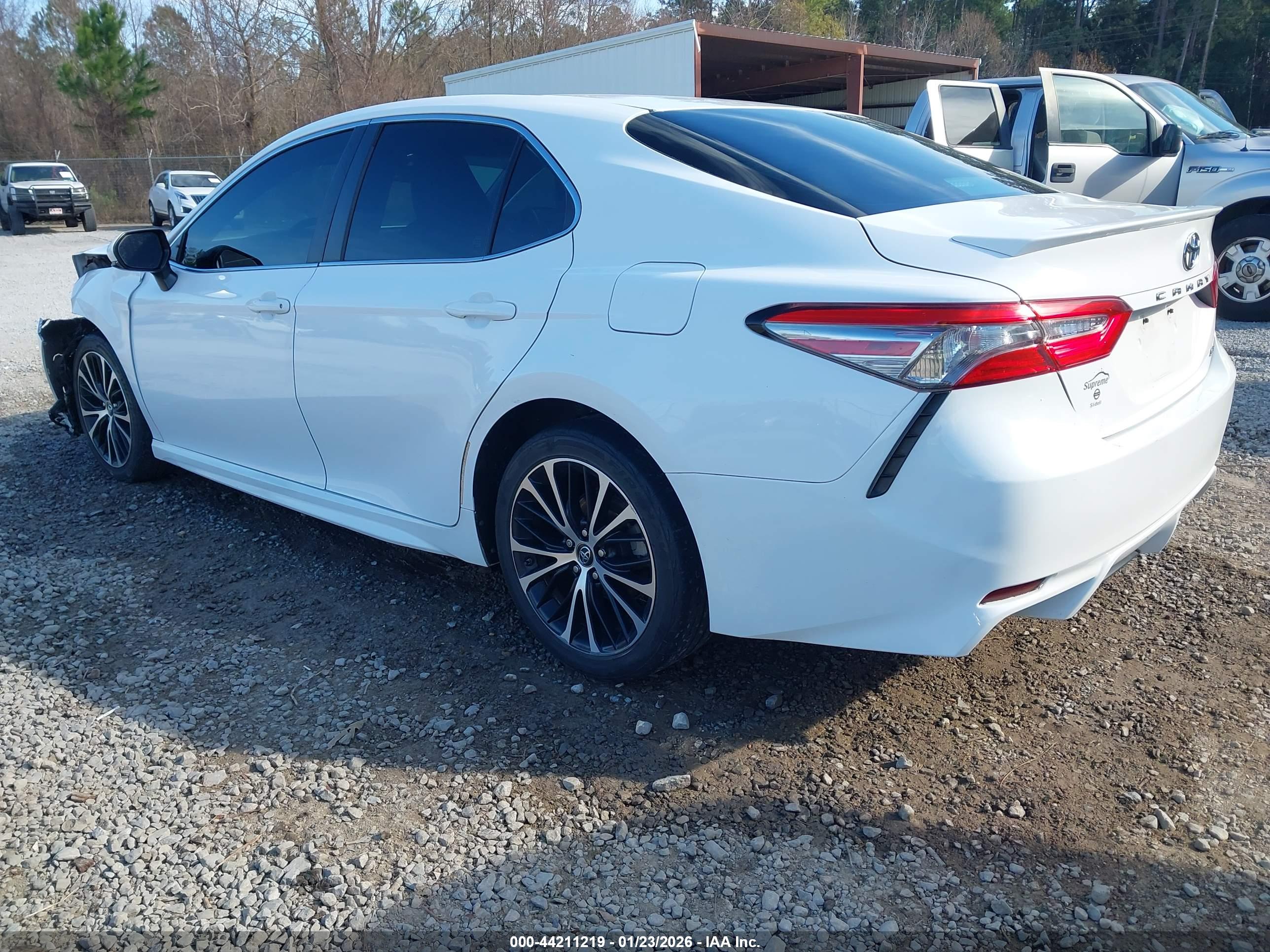 TOYOTA CAMRY image 3