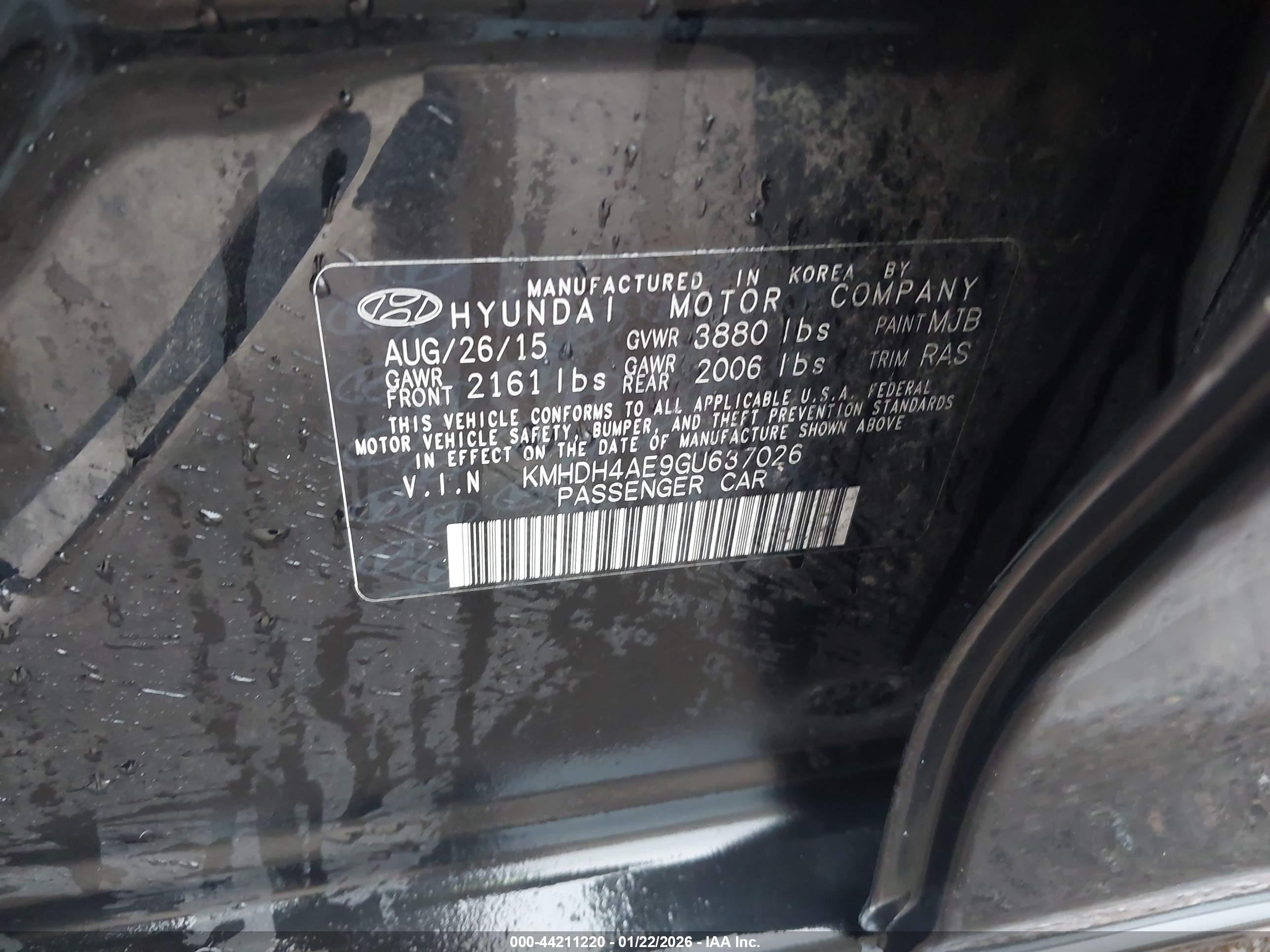 HYUNDAI ELANTRA image 9