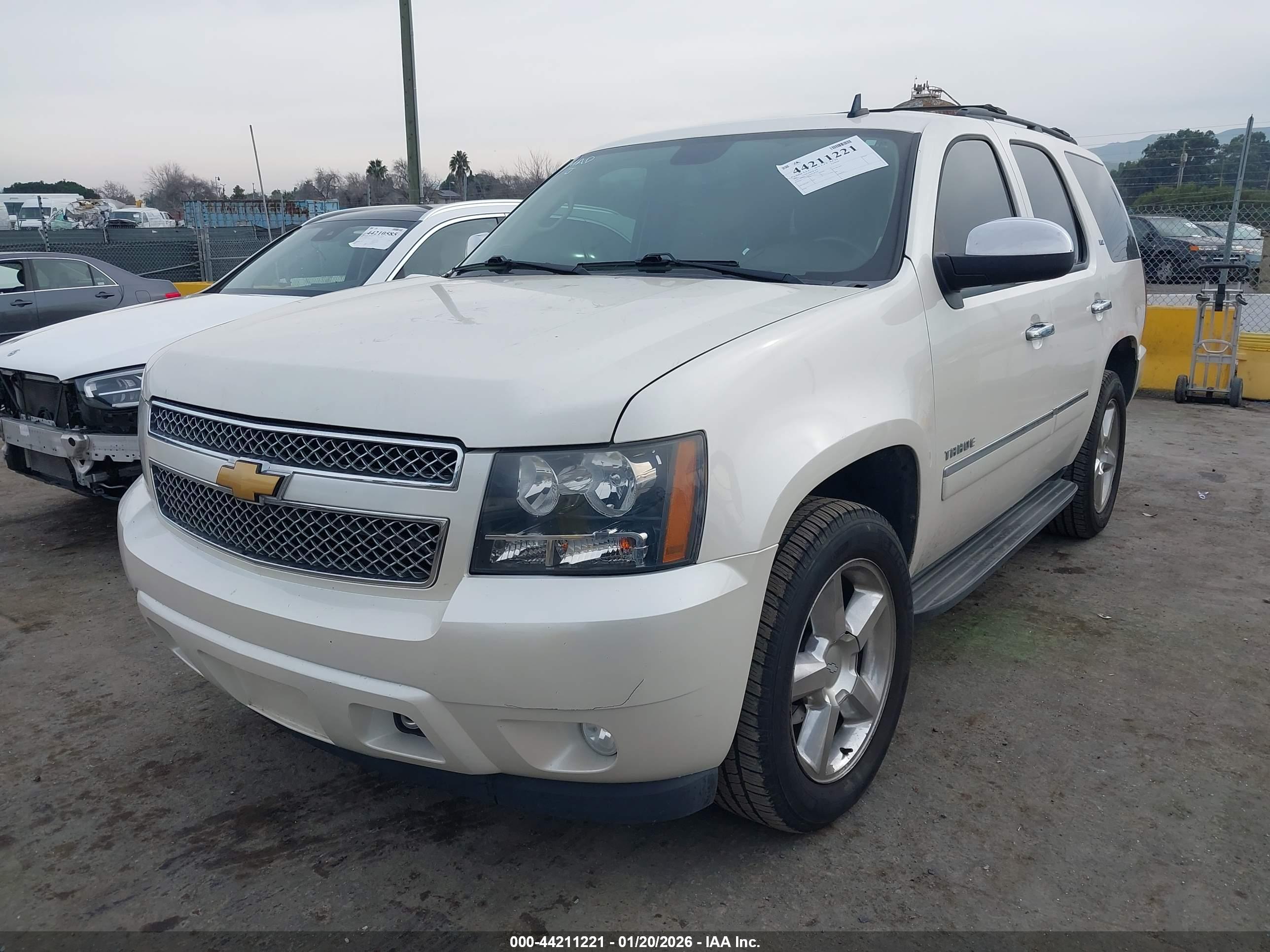 CHEVROLET TAHOE image 2
