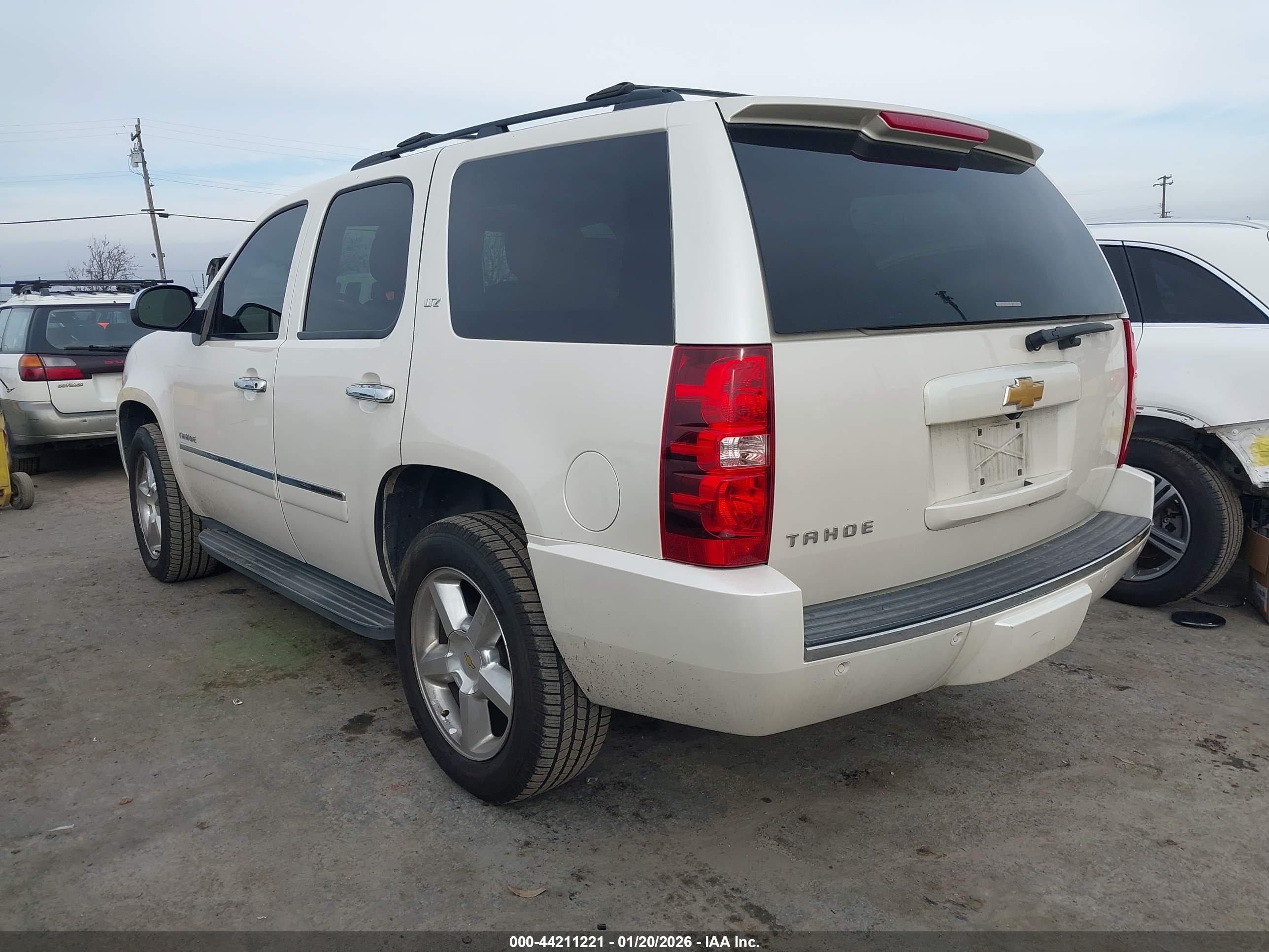 CHEVROLET TAHOE image 3