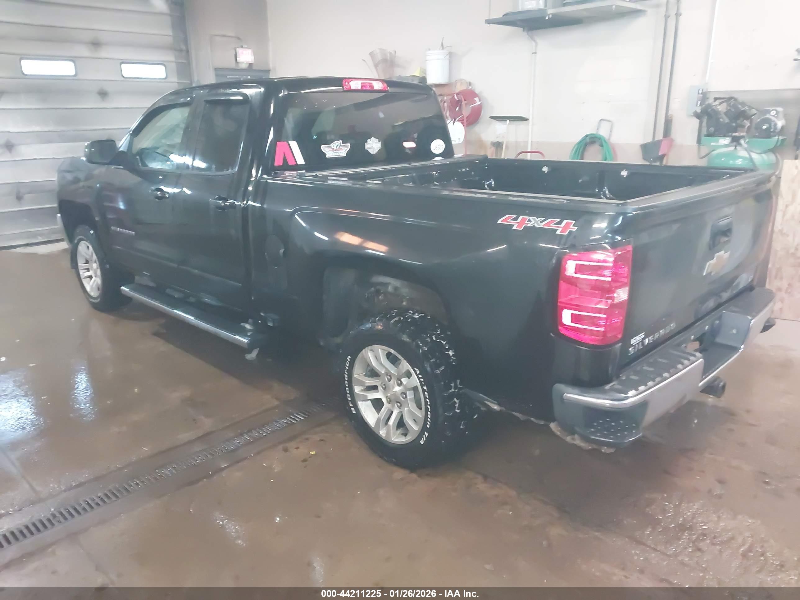 CHEVROLET SILVERADO image 3
