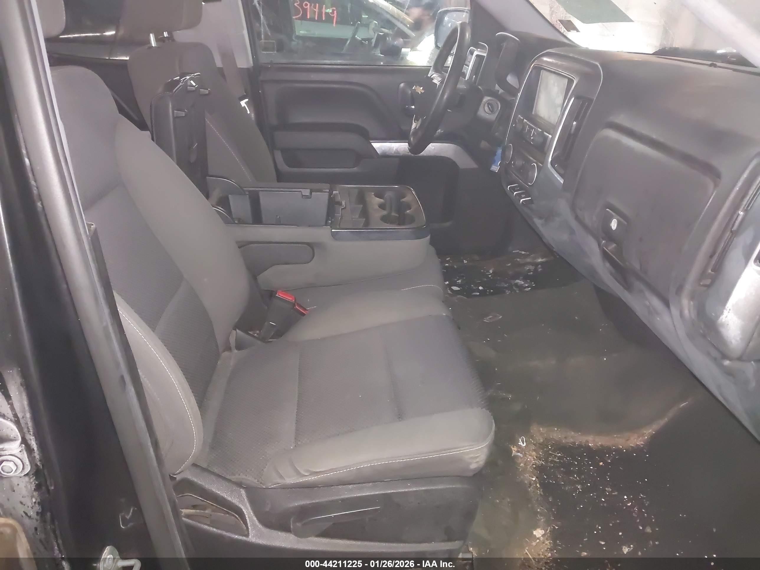 CHEVROLET SILVERADO image 5