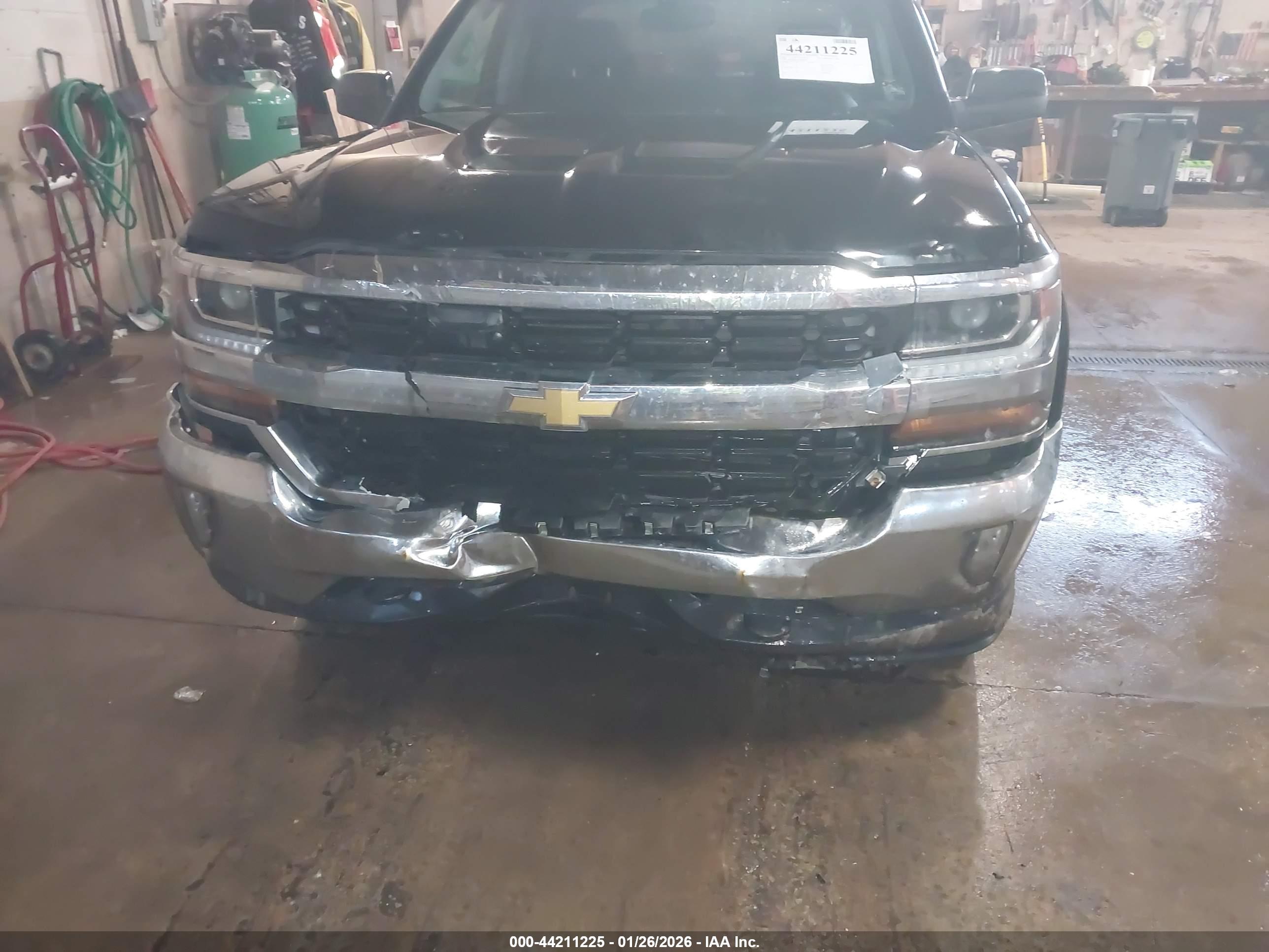 CHEVROLET SILVERADO image 6