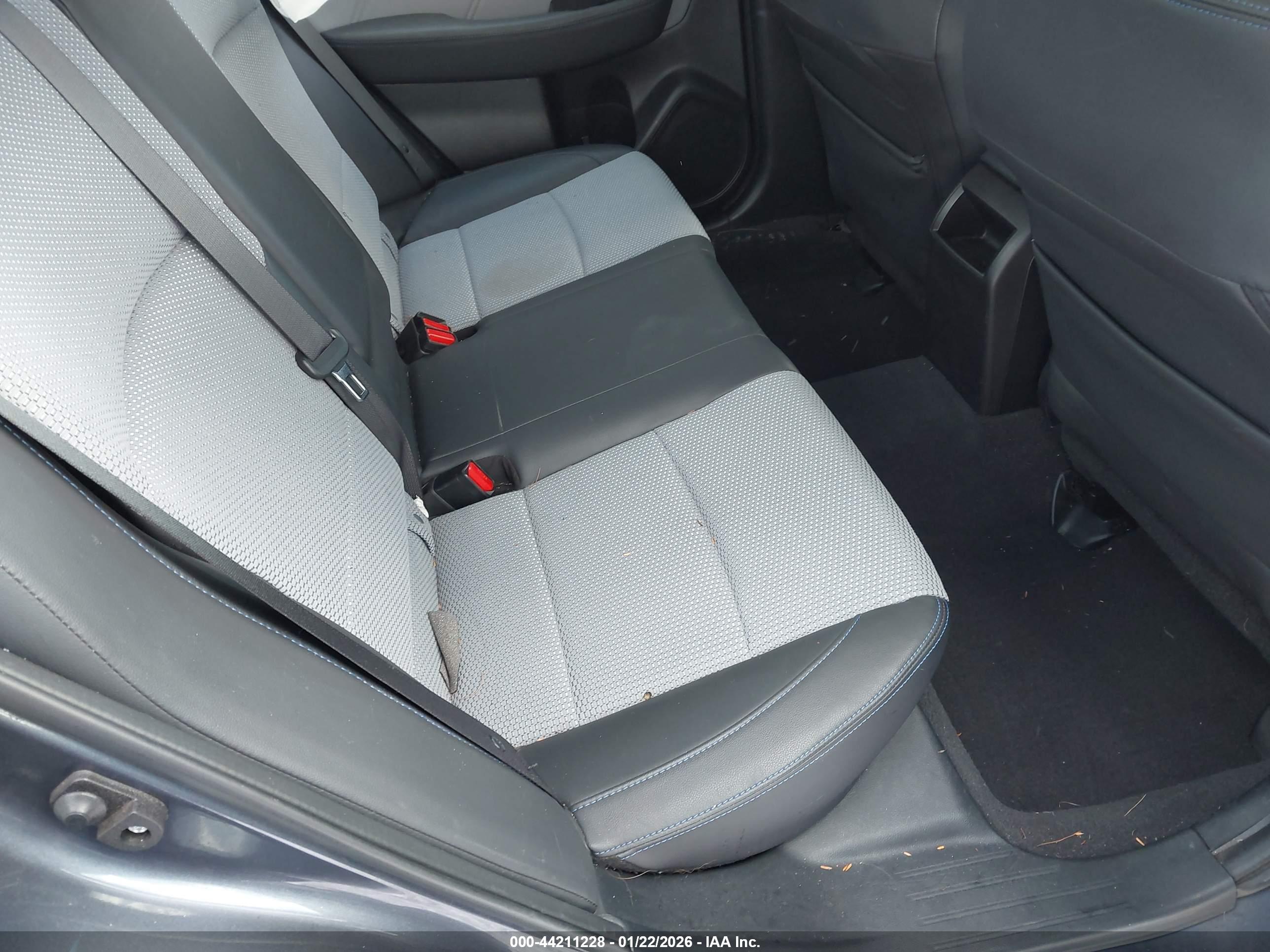 SUBARU LEGACY image 8