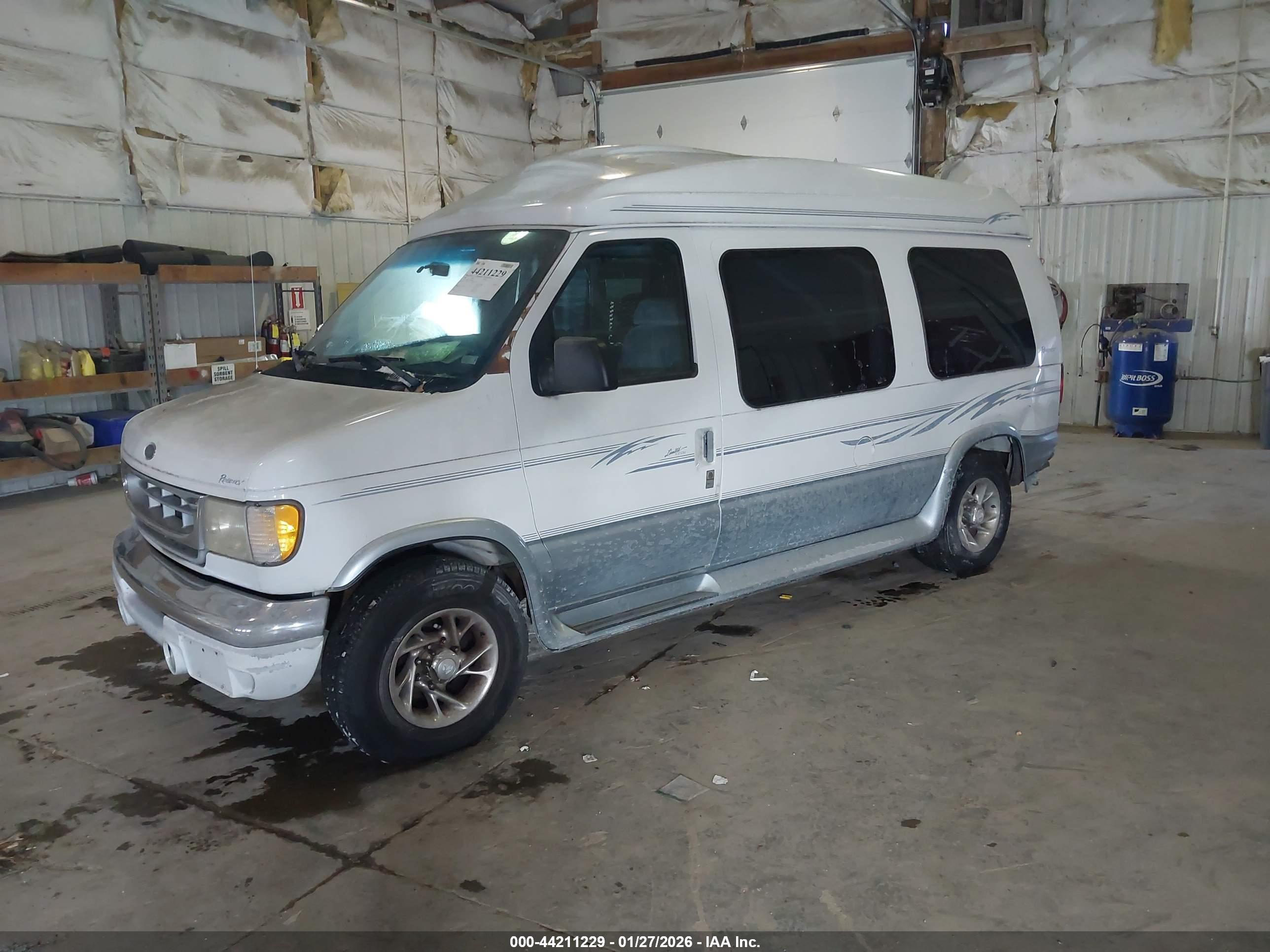 FORD E-250 image 2