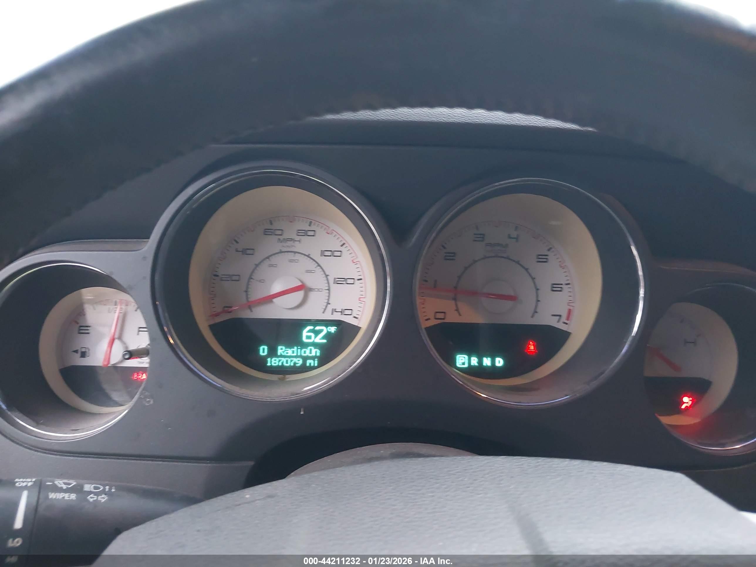DODGE CHALLENGER image 7