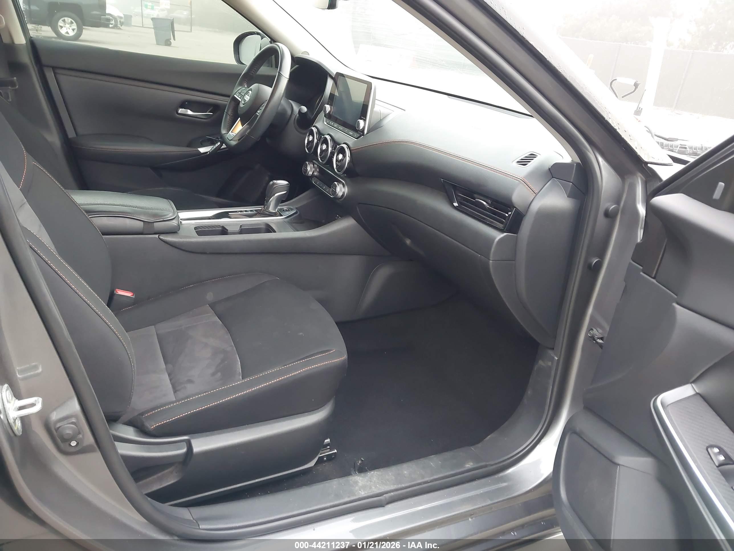 NISSAN SENTRA image 5