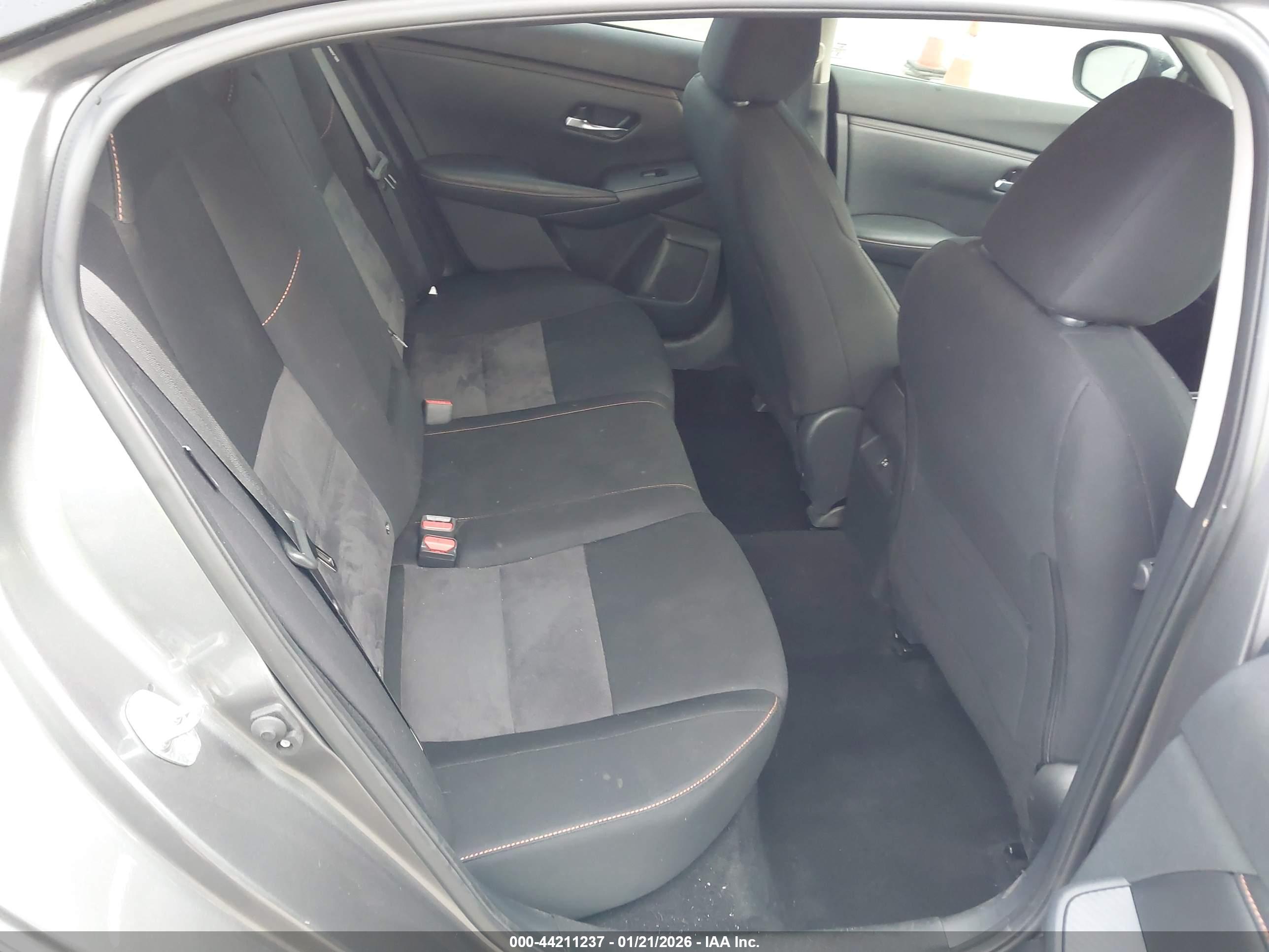 NISSAN SENTRA image 8