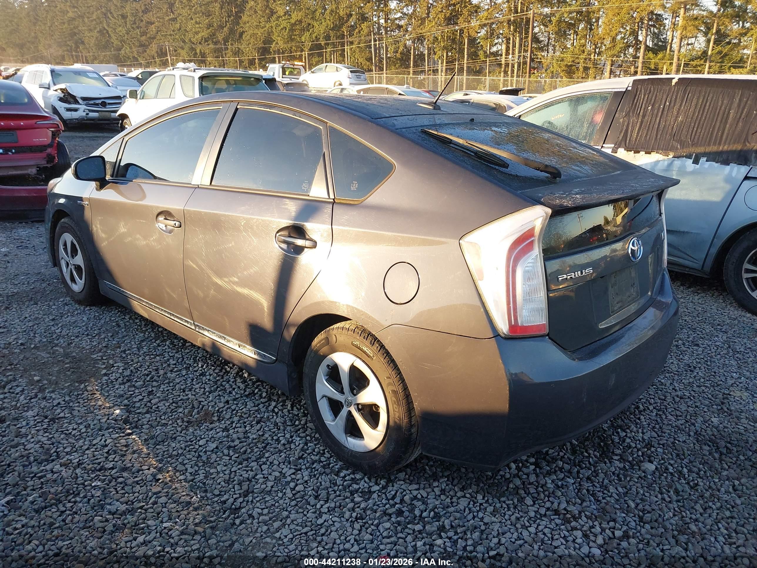 TOYOTA PRIUS image 3