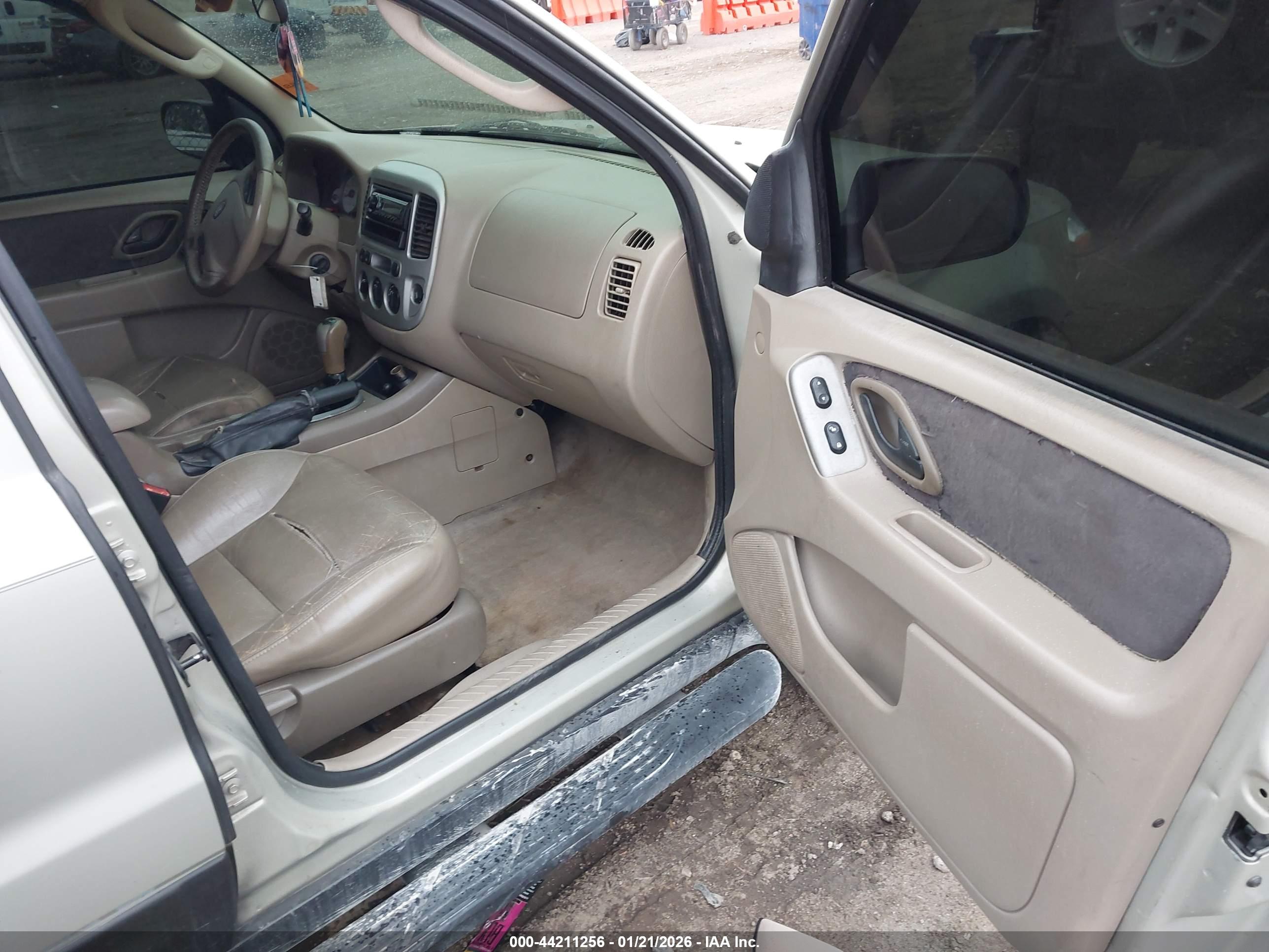FORD ESCAPE image 5
