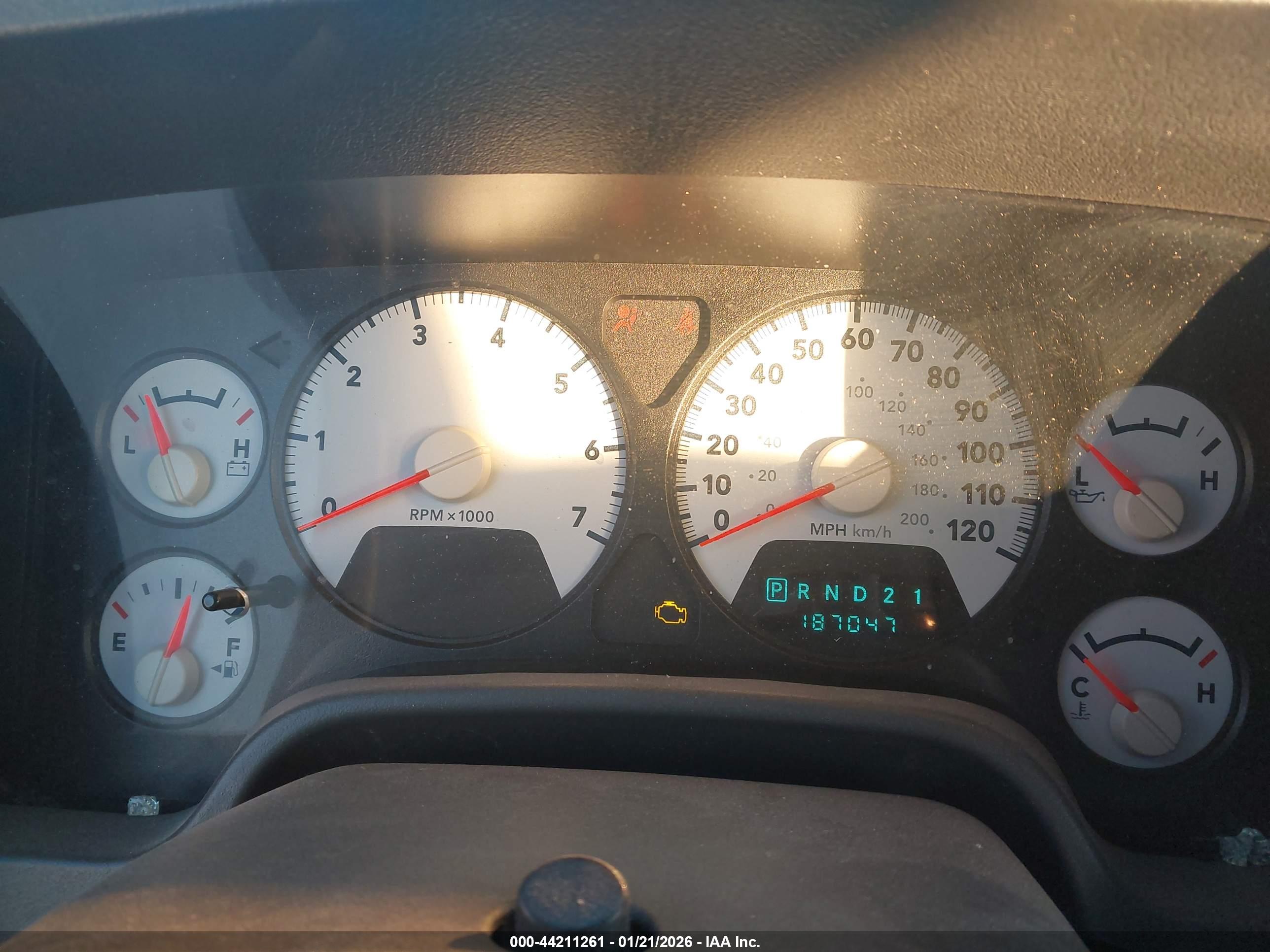 DODGE RAM image 7