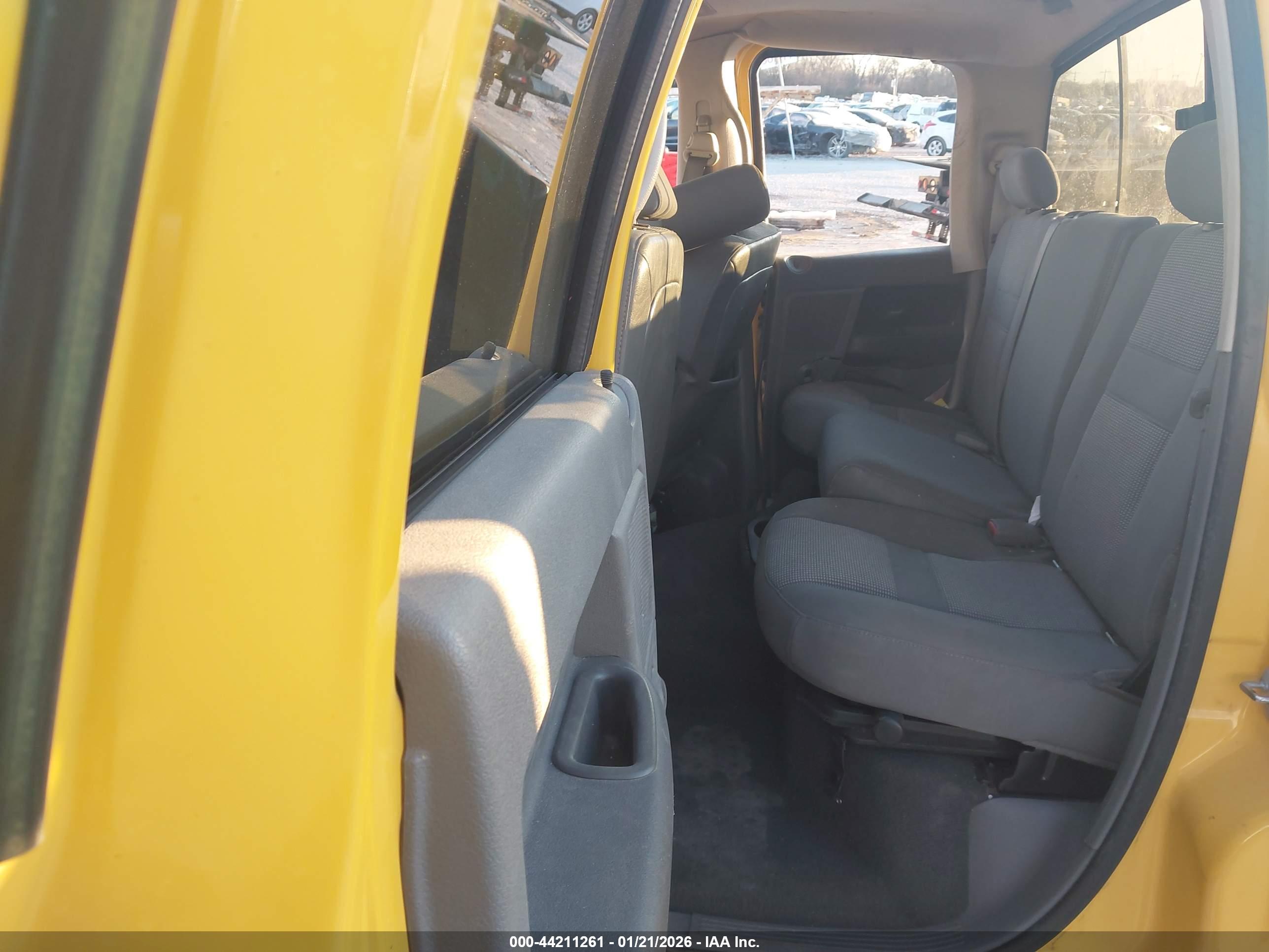 DODGE RAM image 8