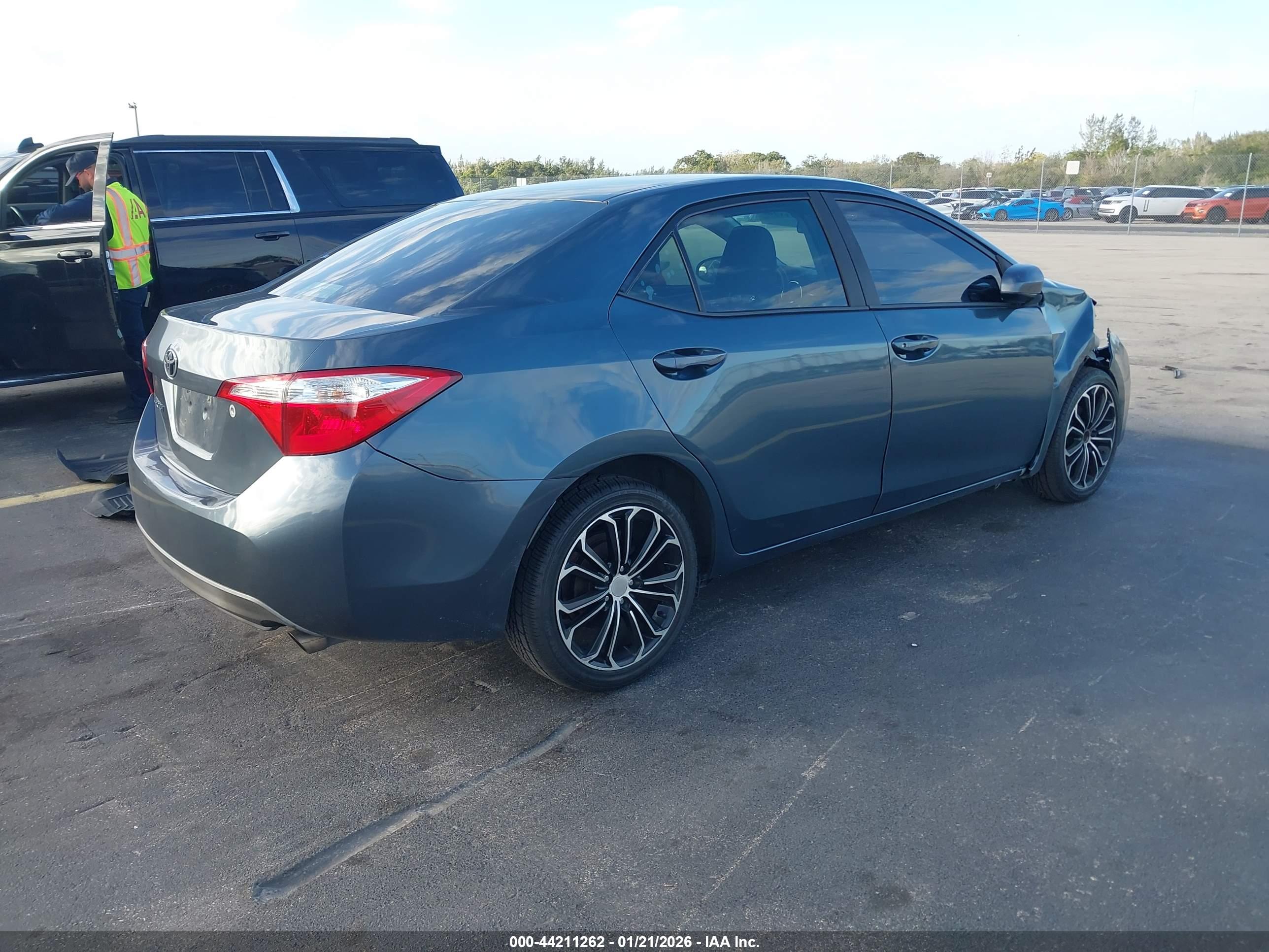 TOYOTA COROLLA image 4