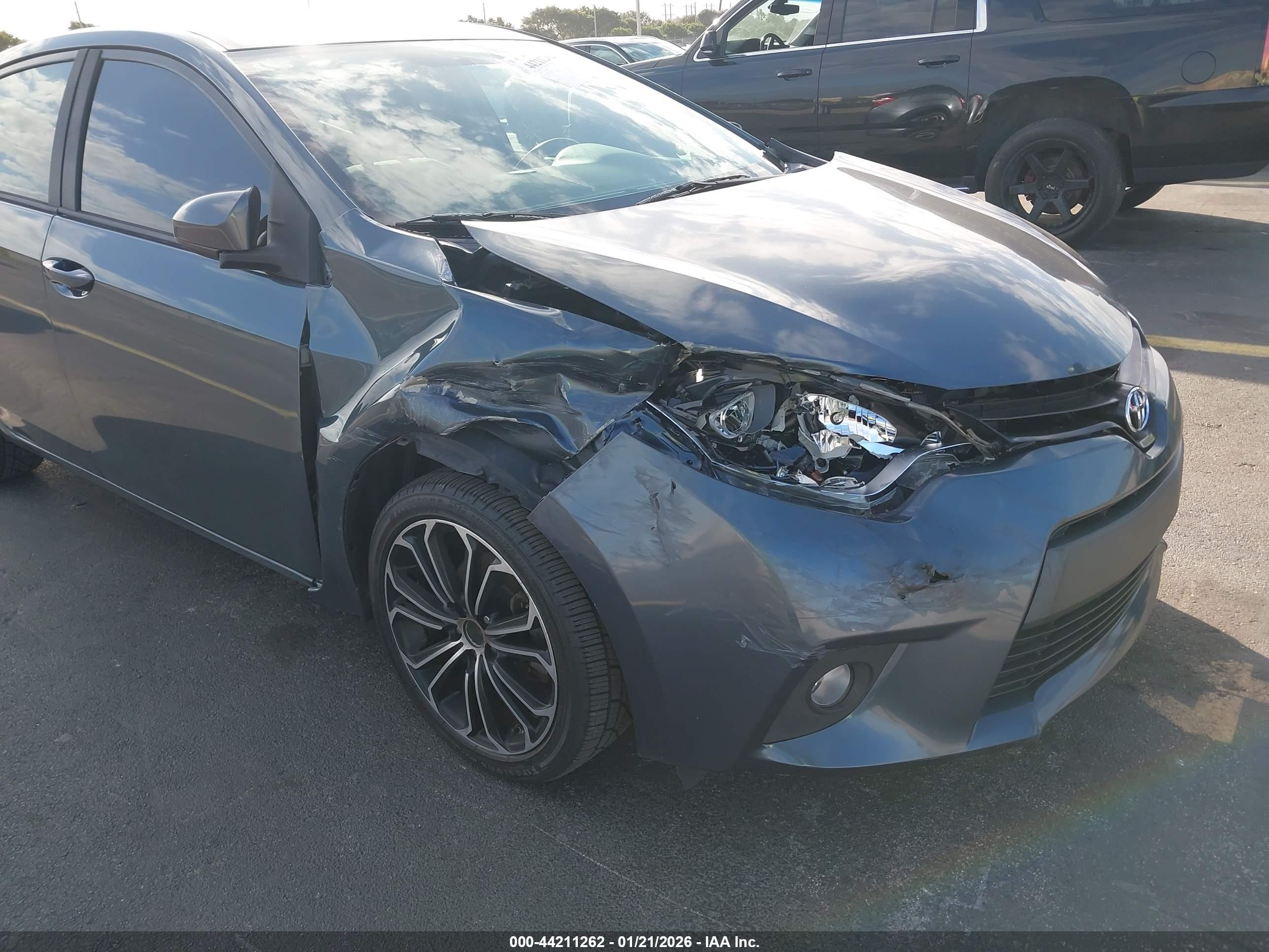 TOYOTA COROLLA image 6